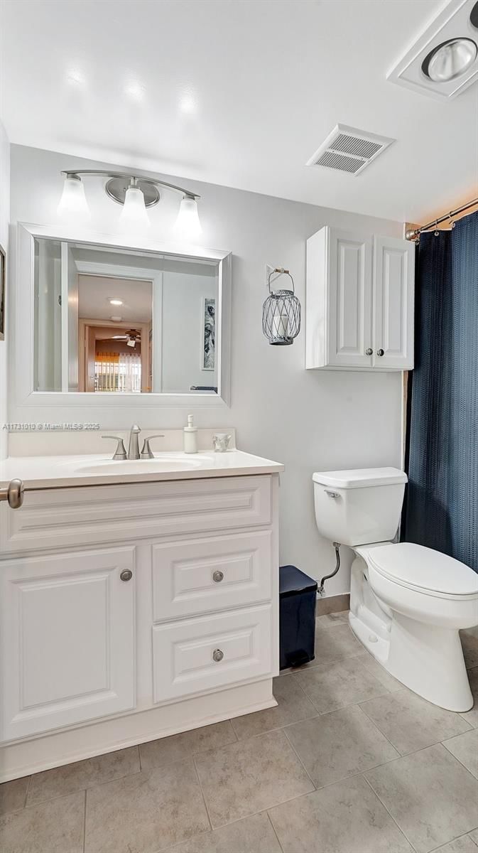 Real estate property located at 1025 2nd Ave #305, Broward, Meadowbrook Lakes Condo, Dania Beach, FL
