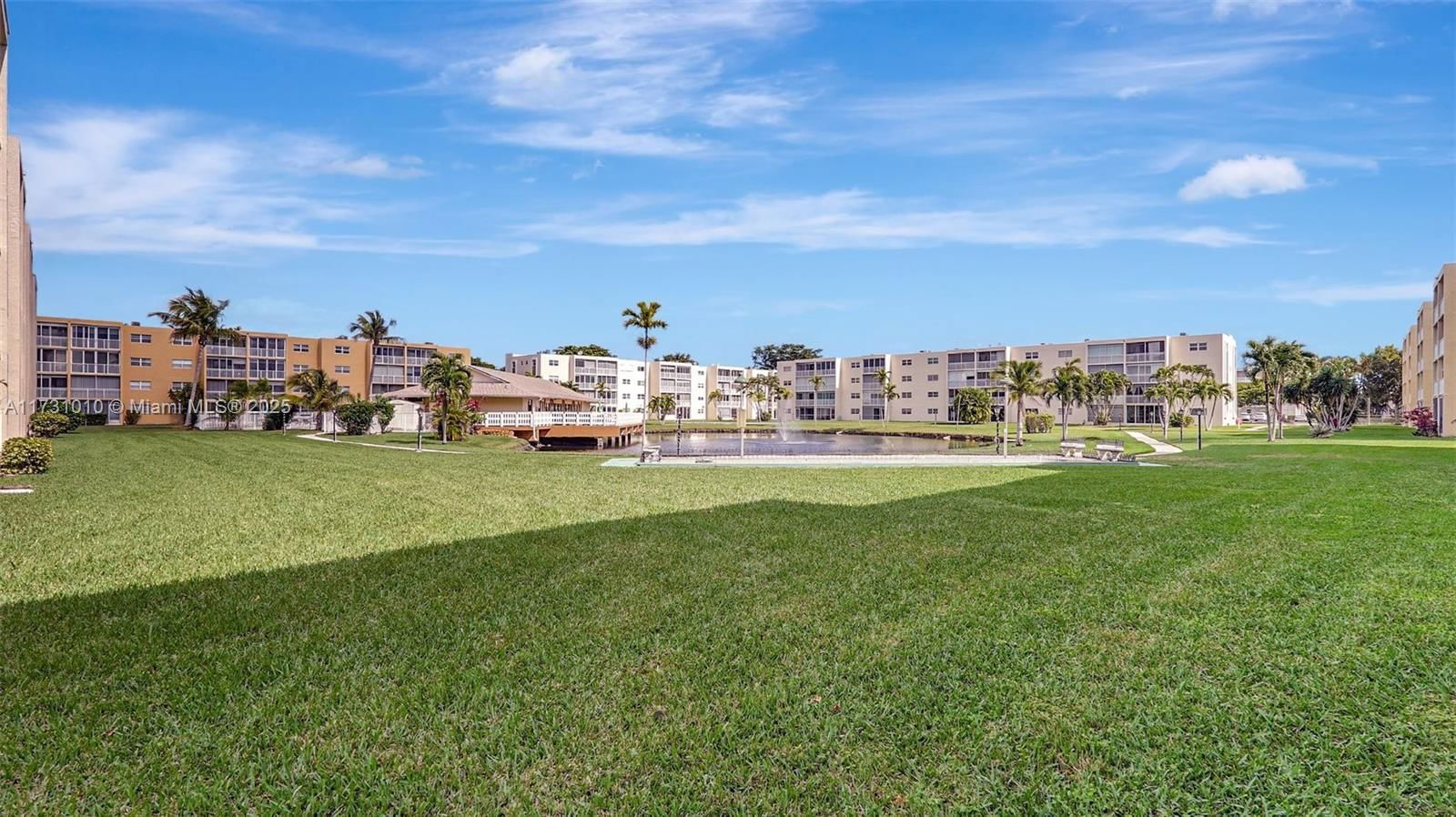 Real estate property located at 1025 2nd Ave #305, Broward, Meadowbrook Lakes Condo, Dania Beach, FL