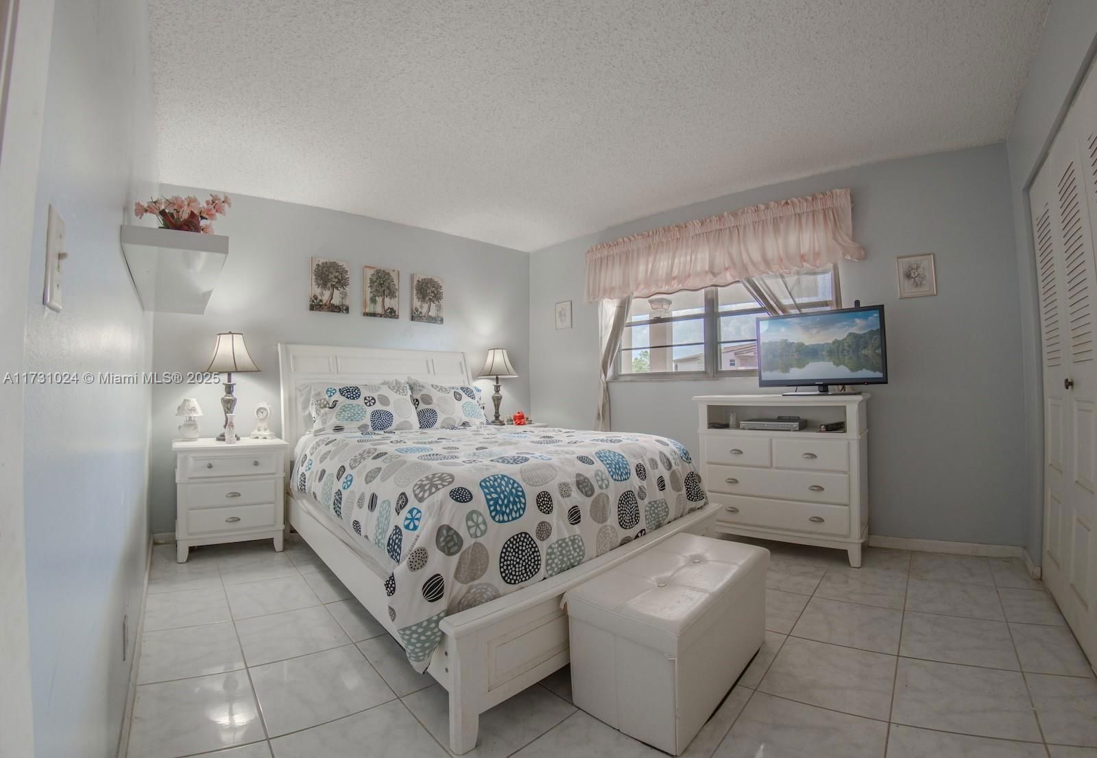 Real estate property located at 3955 Nob Hill Rd #402, Broward, Sunrise Island Condominiu, Sunrise, FL