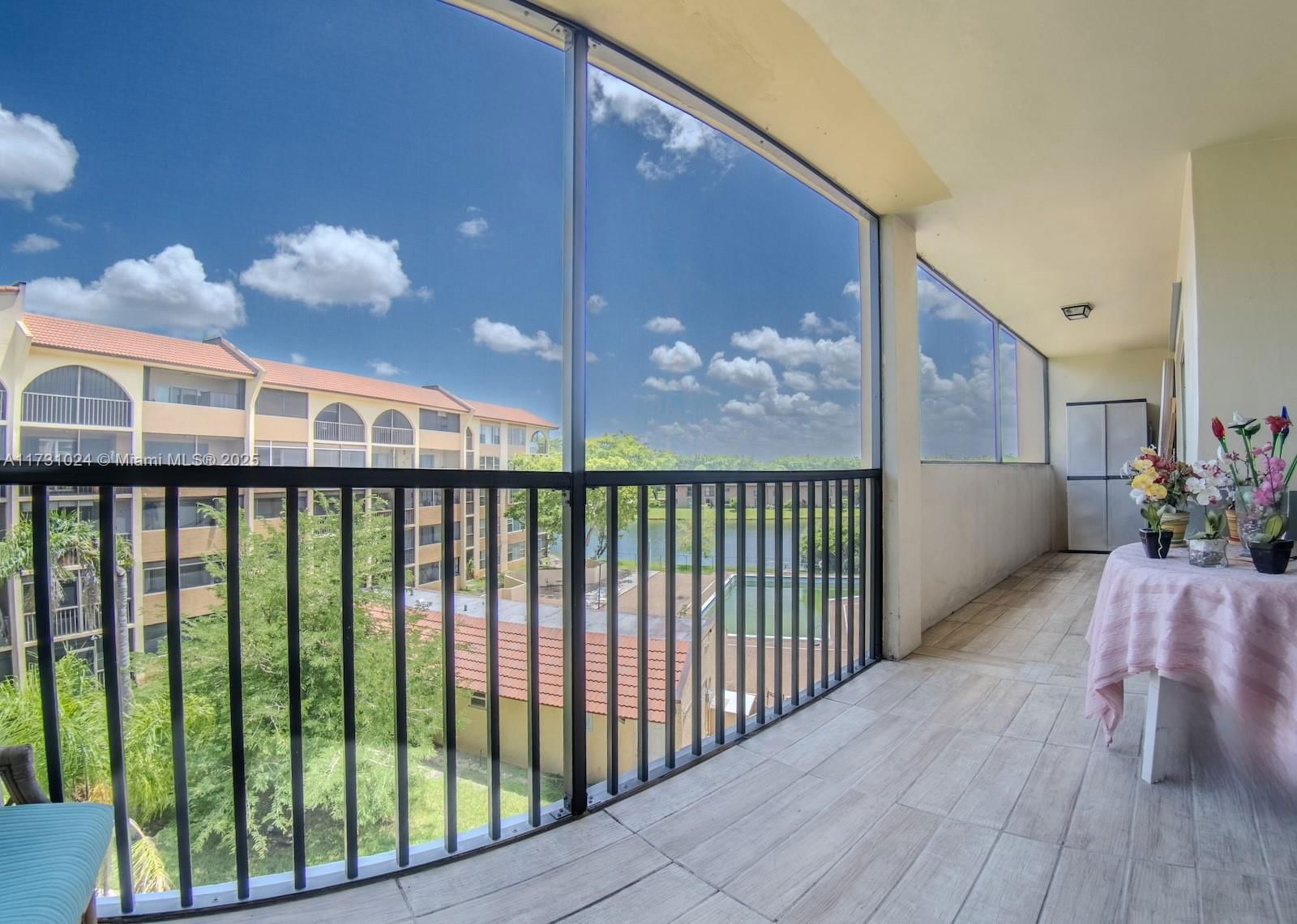 Real estate property located at 3955 Nob Hill Rd #402, Broward, Sunrise Island Condominiu, Sunrise, FL