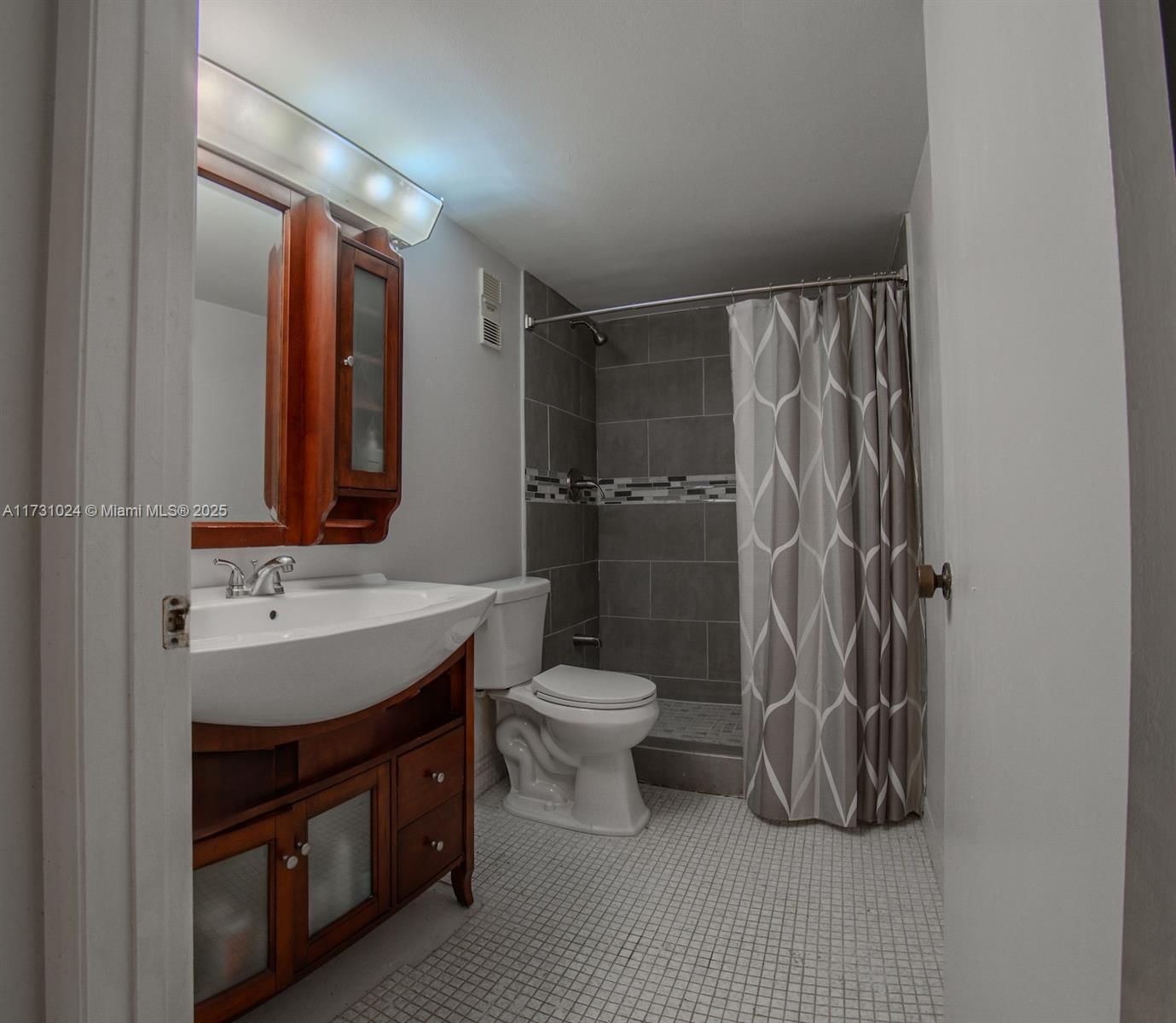 Real estate property located at 3955 Nob Hill Rd #402, Broward, Sunrise Island Condominiu, Sunrise, FL