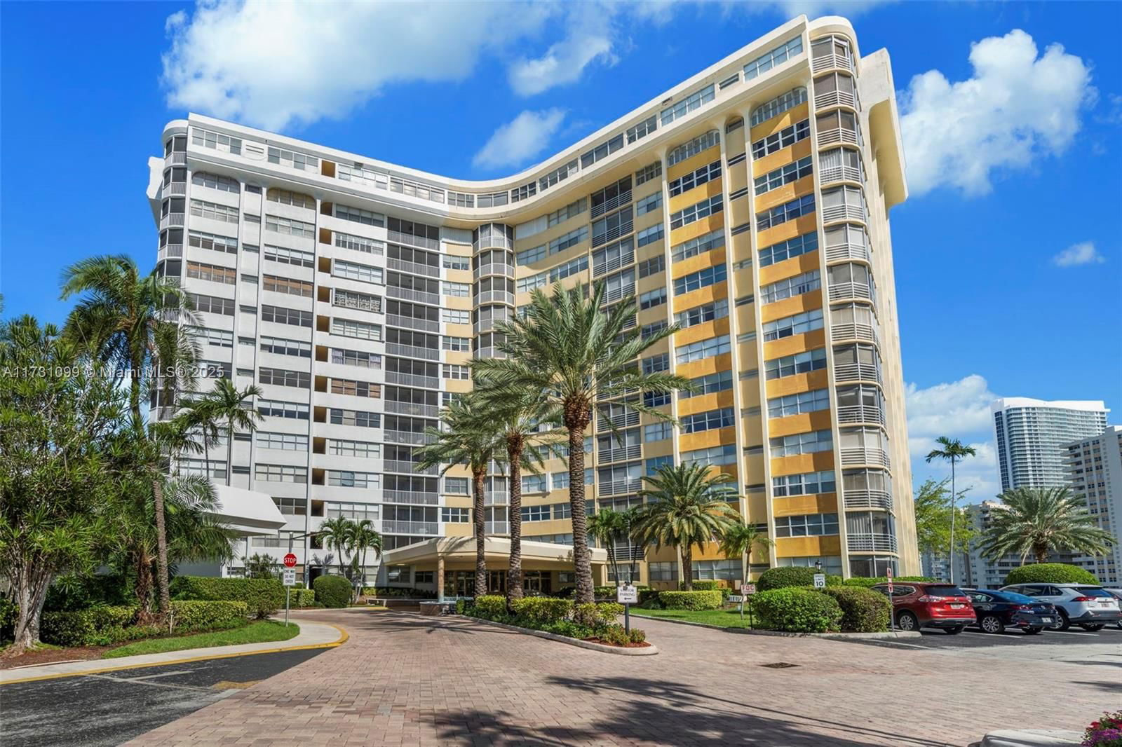 Real estate property located at 100 Golden Isles Dr #414, Broward, LAKE POINT TOWER CONDOMIN, Hallandale Beach, FL