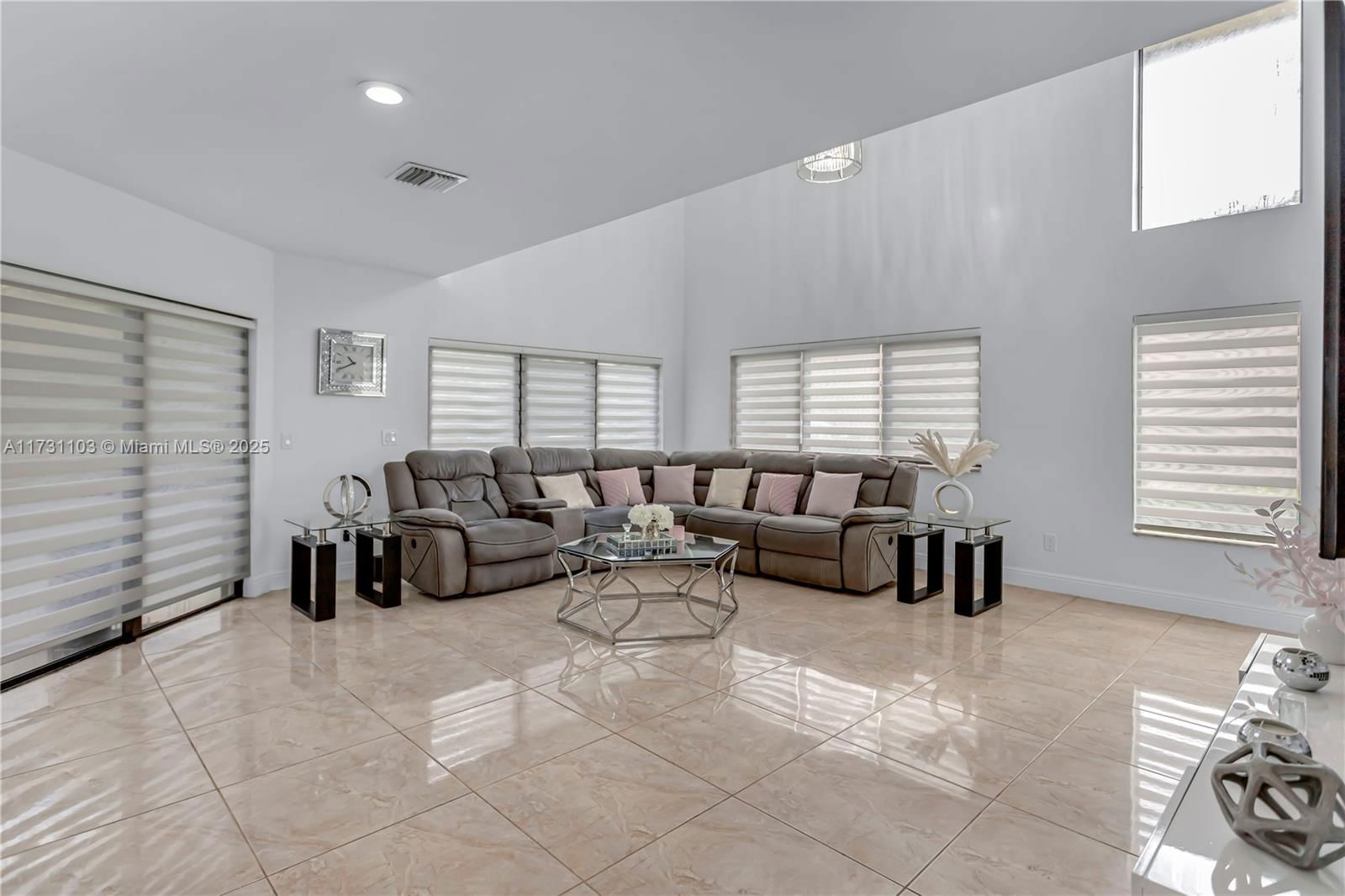 Real estate property located at 1613 Cypress Pointe Dr #1613, Broward, Cypress Pointe Condo, Coral Springs, FL