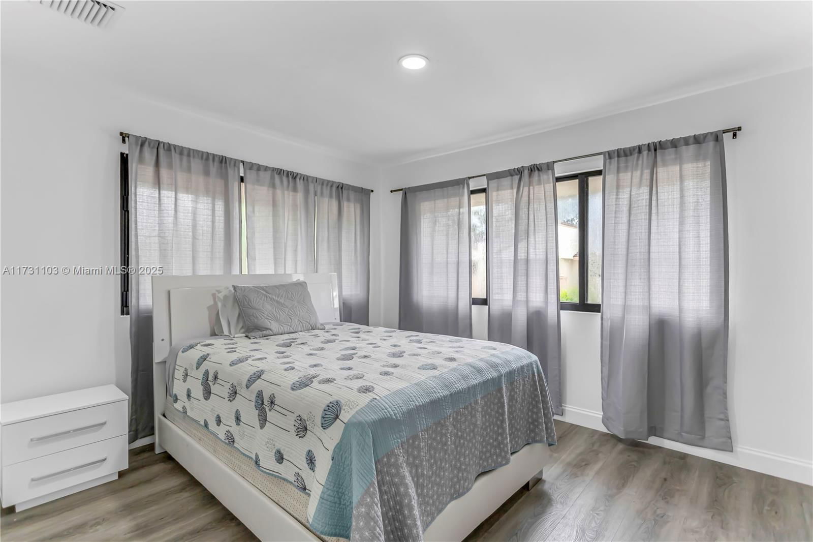 Real estate property located at 1613 Cypress Pointe Dr #1613, Broward, Cypress Pointe Condo, Coral Springs, FL
