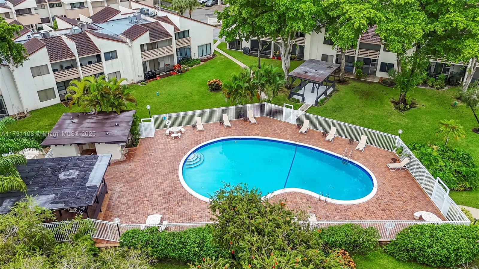 Real estate property located at 1613 Cypress Pointe Dr #1613, Broward, Cypress Pointe Condo, Coral Springs, FL