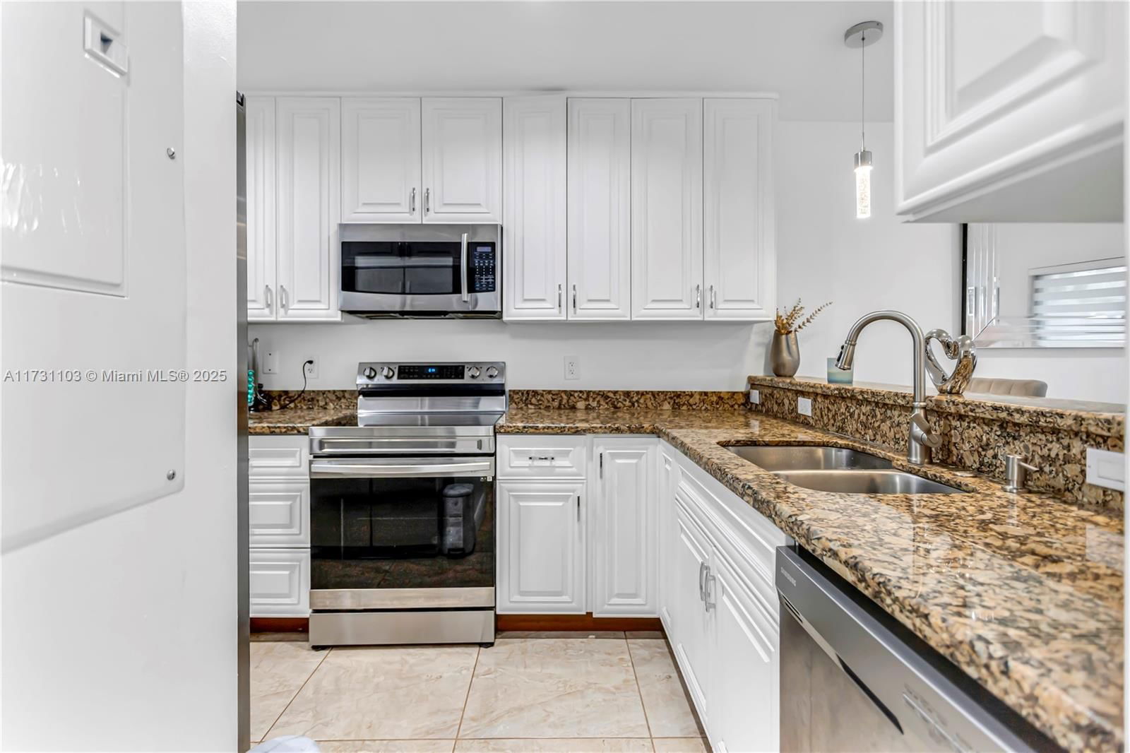 Real estate property located at 1613 Cypress Pointe Dr #1613, Broward, Cypress Pointe Condo, Coral Springs, FL