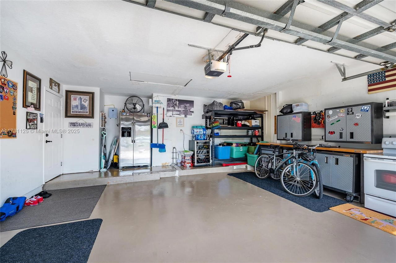 Real estate property located at 16185 2nd Dr, Broward, Heftler Homes At Pembroke, Pembroke Pines, FL
