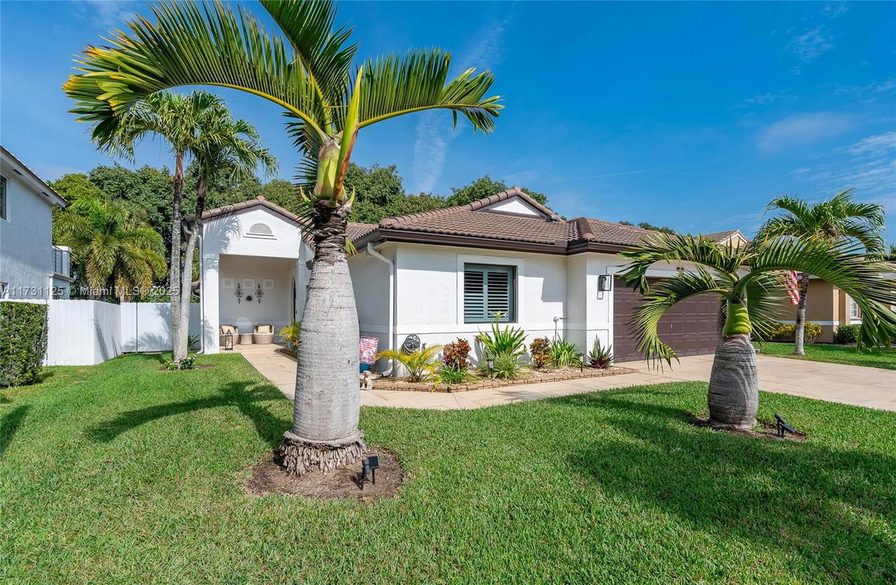 Real estate property located at 16185 2nd Dr, Broward, Heftler Homes At Pembroke, Pembroke Pines, FL
