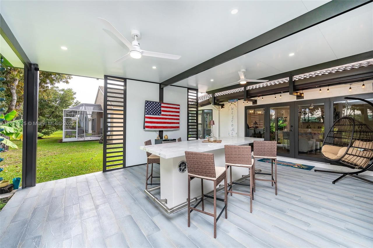 Real estate property located at 16185 2nd Dr, Broward, Heftler Homes At Pembroke, Pembroke Pines, FL