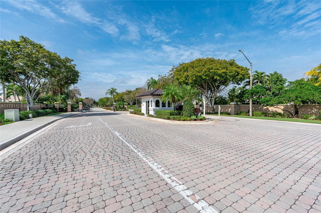 Real estate property located at 16185 2nd Dr, Broward, Heftler Homes At Pembroke, Pembroke Pines, FL