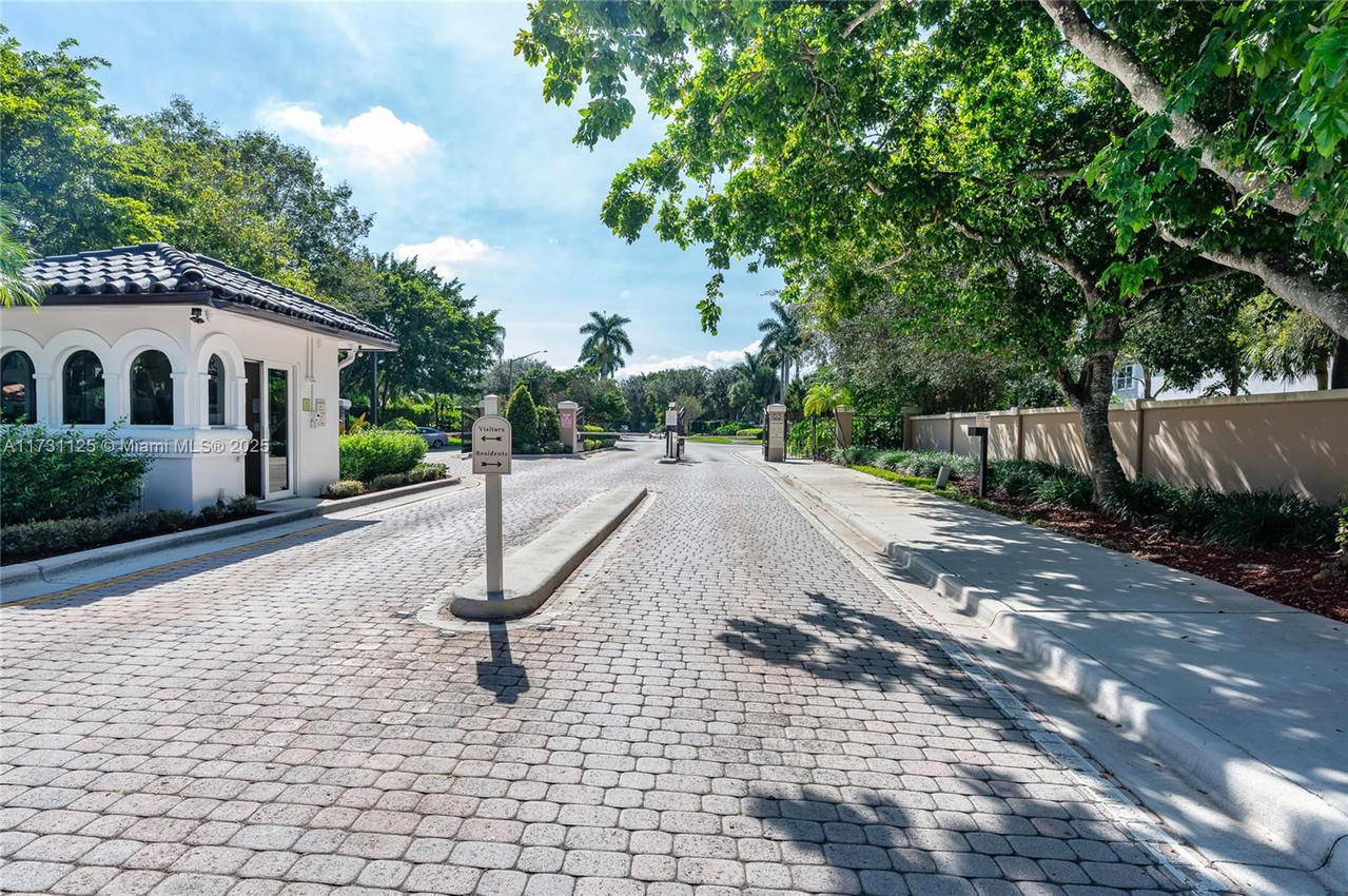 Real estate property located at 16185 2nd Dr, Broward, Heftler Homes At Pembroke, Pembroke Pines, FL