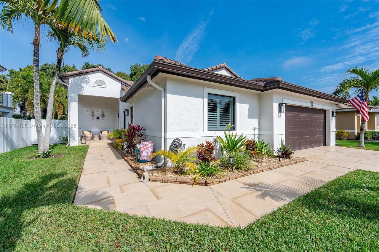 Real estate property located at 16185 2nd Dr, Broward, Heftler Homes At Pembroke, Pembroke Pines, FL