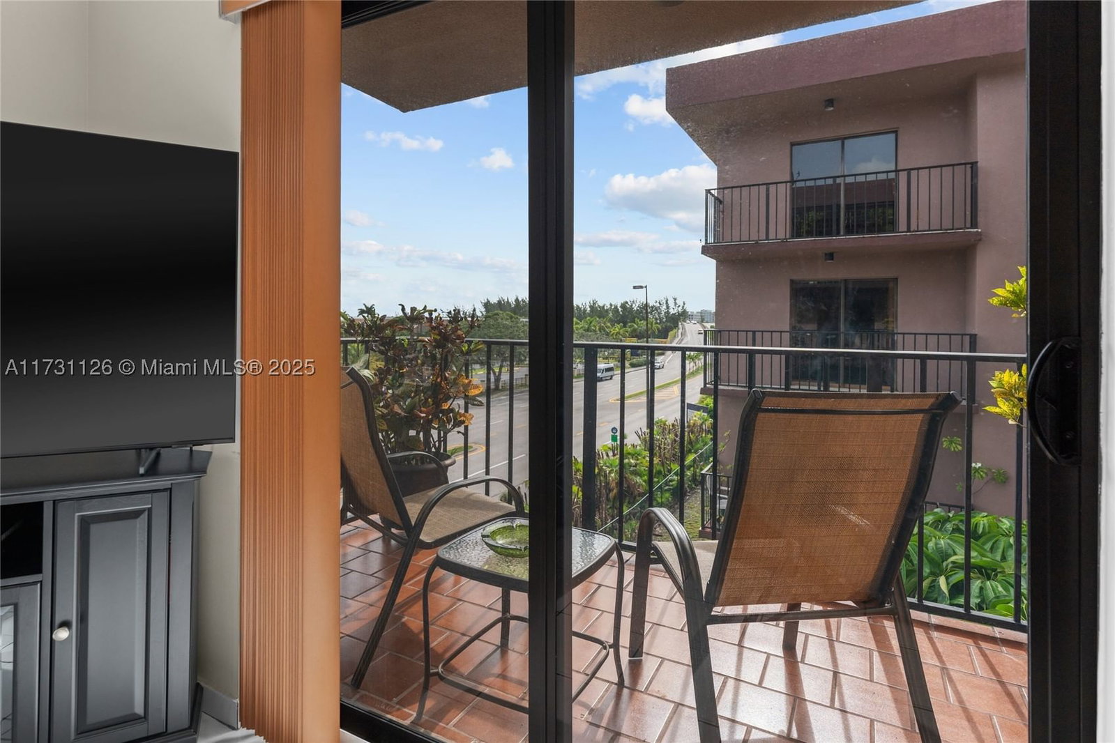 Real estate property located at 605 72nd Ave #406, Miami-dade, Expo I Condo, Miami, FL