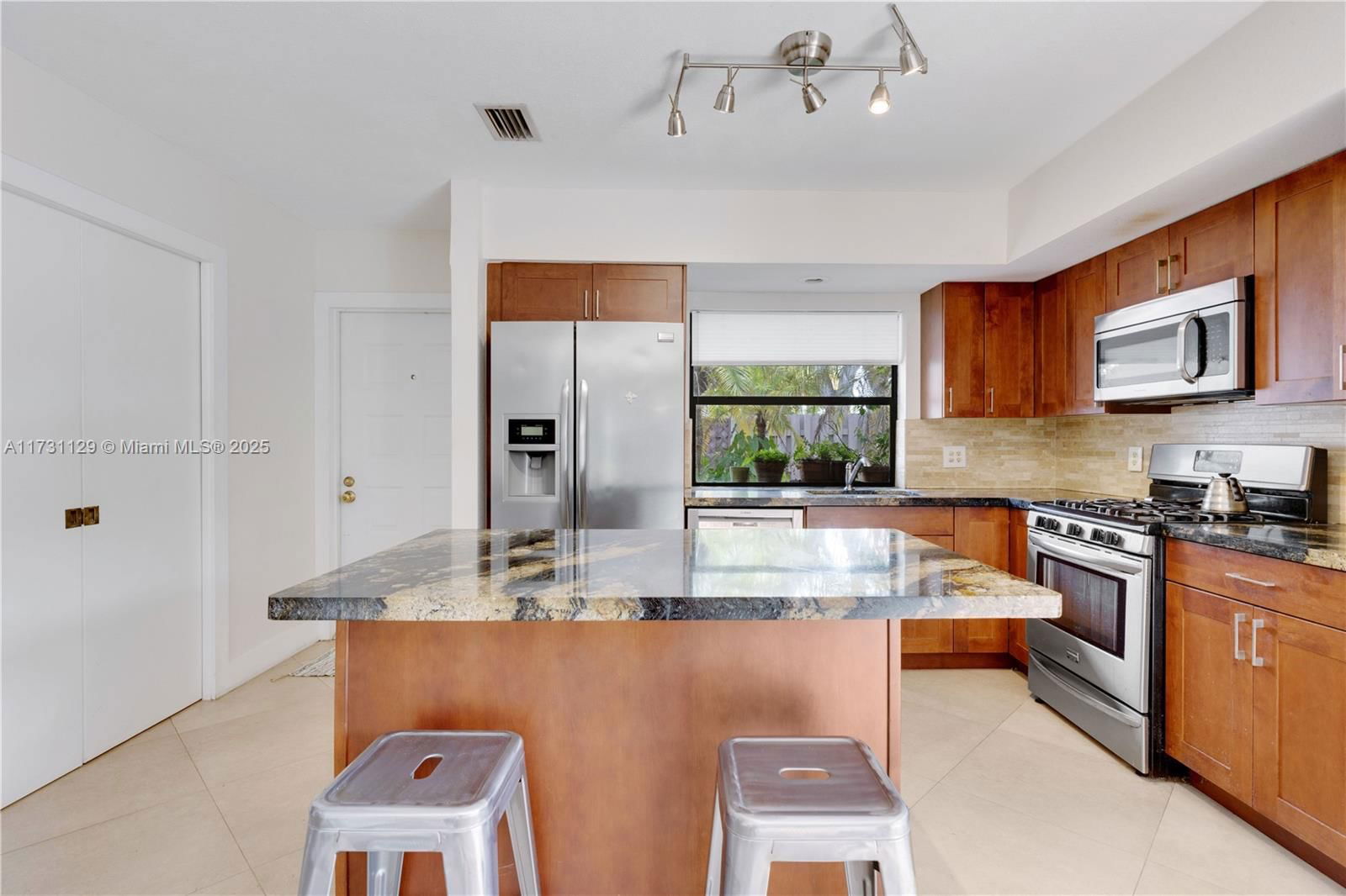 Real estate property located at 10878 112th Ave #10878, Miami-dade, Sabal Chase Sec 1, Miami, FL