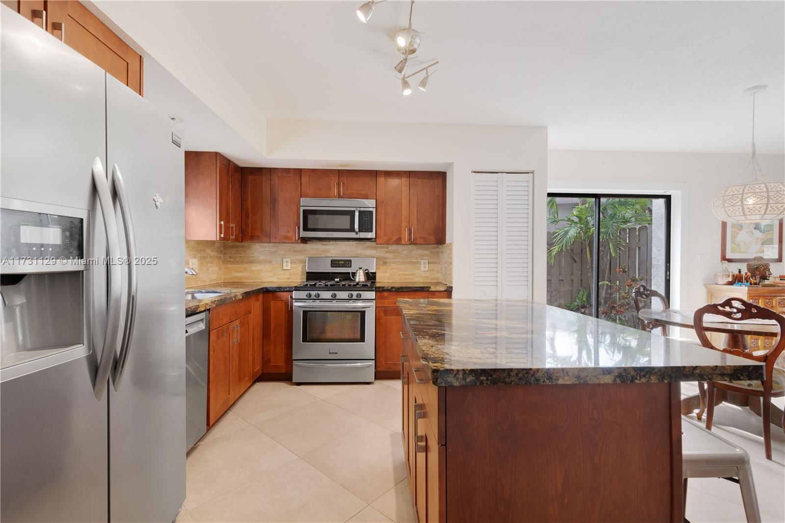Real estate property located at 10878 112th Ave #10878, Miami-dade, Sabal Chase Sec 1, Miami, FL