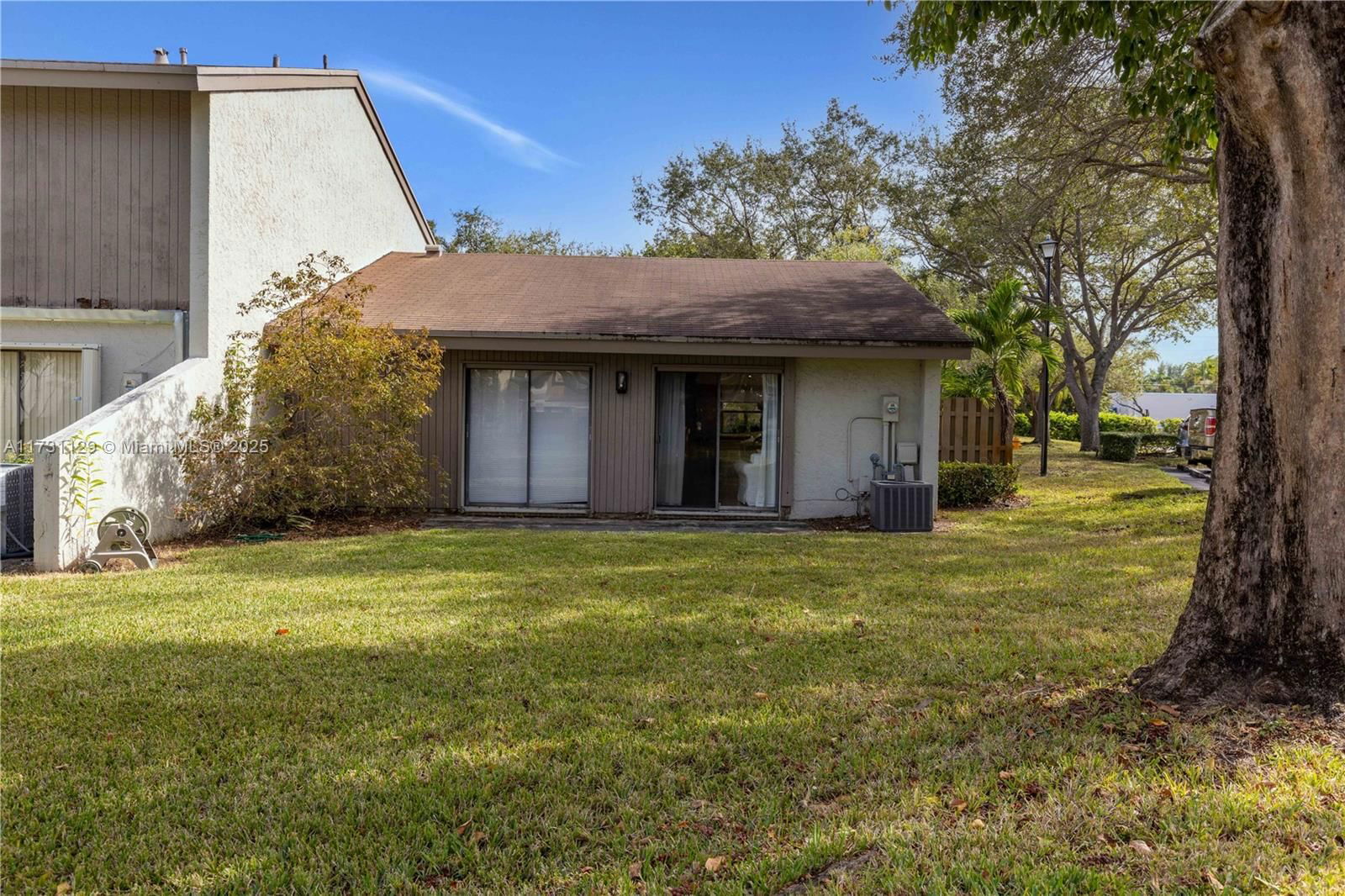 Real estate property located at 10878 112th Ave #10878, Miami-dade, Sabal Chase Sec 1, Miami, FL
