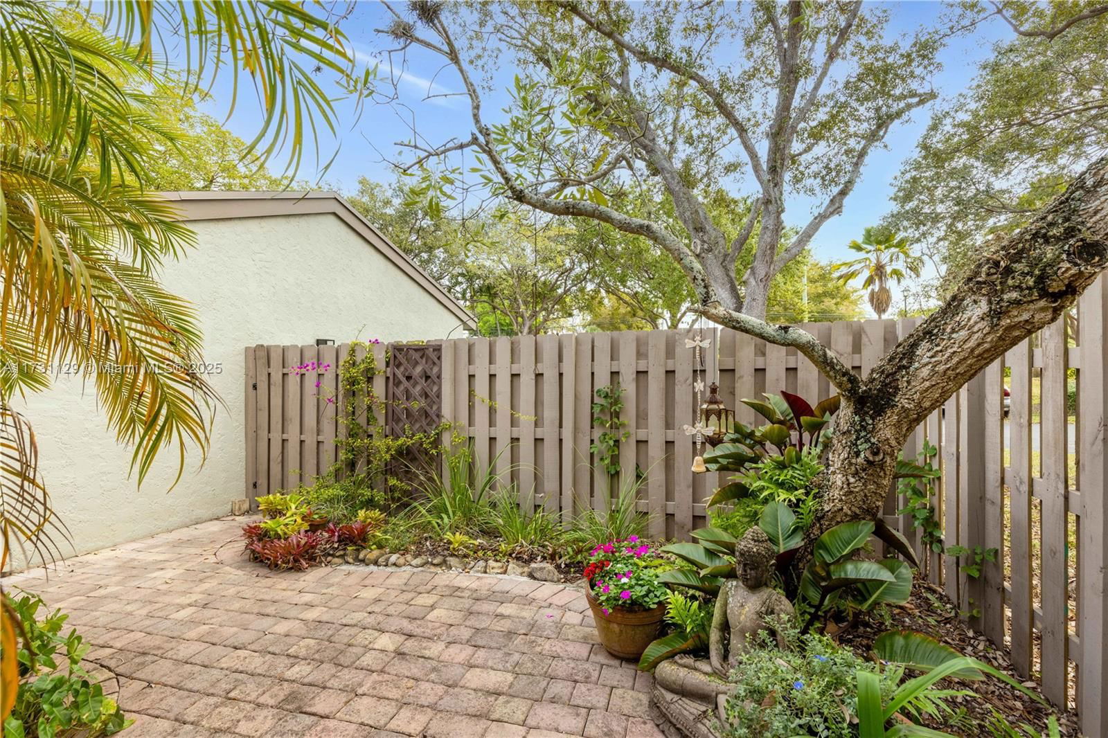 Real estate property located at 10878 112th Ave #10878, Miami-dade, Sabal Chase Sec 1, Miami, FL