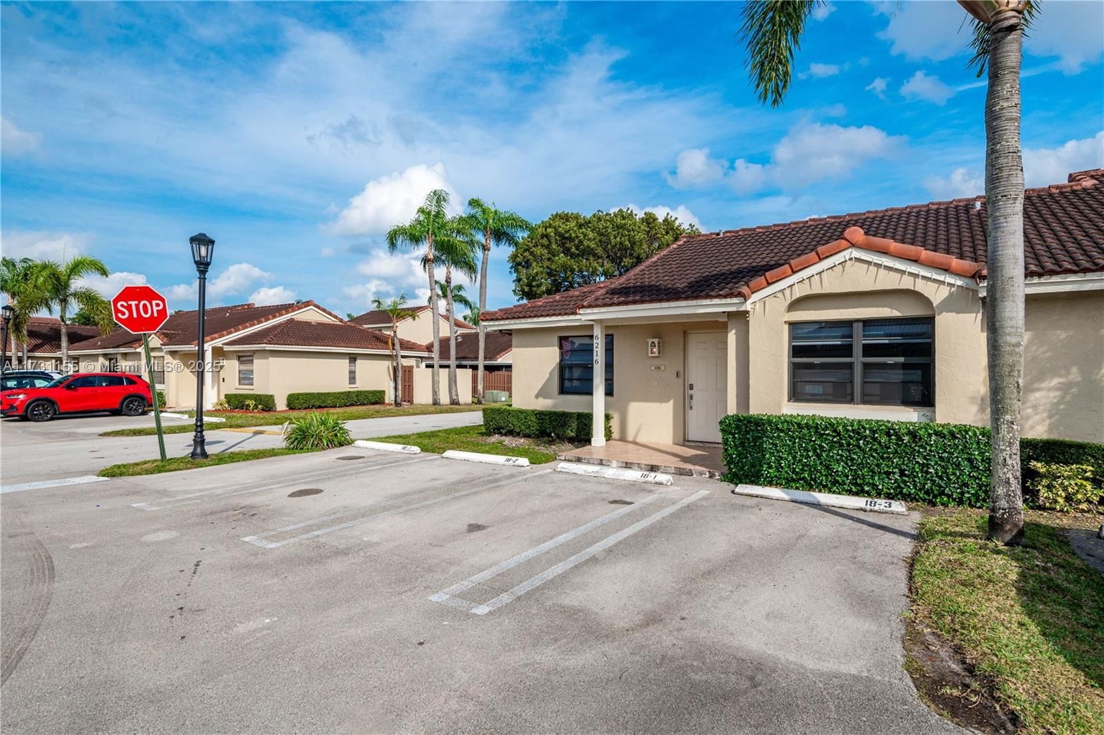 Real estate property located at 6216 170th Ter, Miami-dade, Villa Homes At The Moors, Hialeah, FL