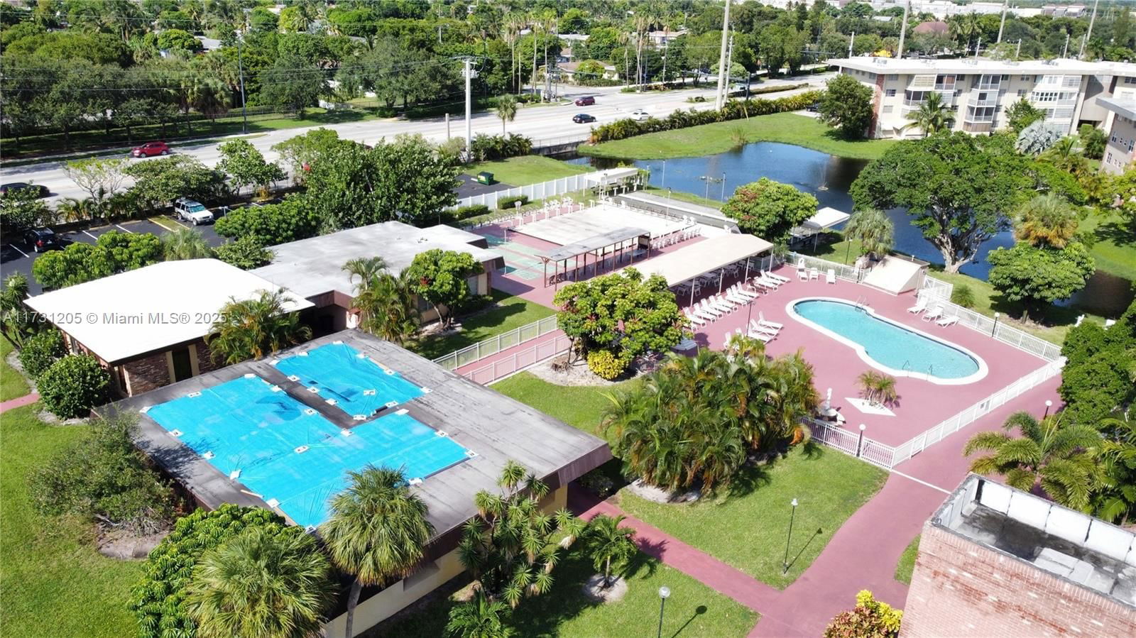 Real estate property located at 3061 47th Ter #136B, Broward, LAUDERDALE OAKS CONDO I, Lauderdale Lakes, FL