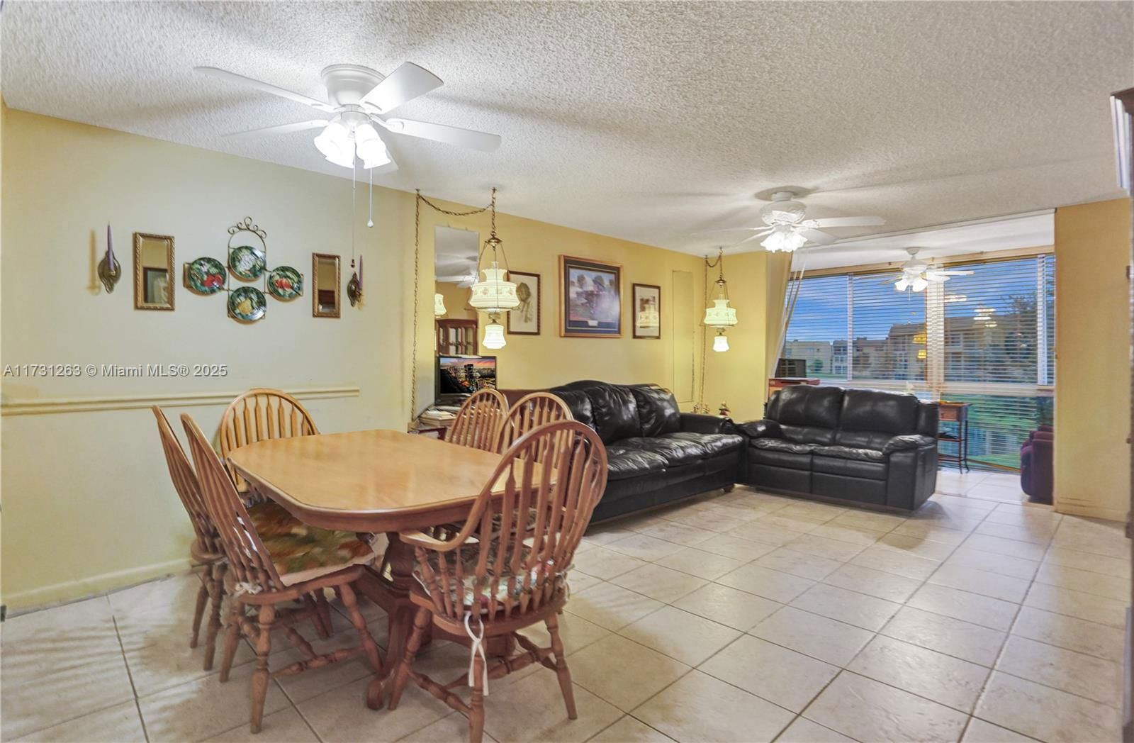 Real estate property located at 9261 Sunrise Lakes Blvd #212, Broward, SUNRISE LAKES 97 CONDO, Sunrise, FL