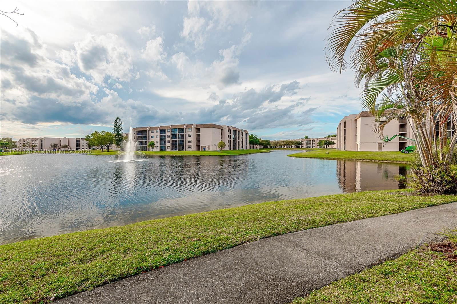 Real estate property located at 10315 24th pl #307, Broward, SUNRISE LAKES 188 CONDO, Sunrise, FL