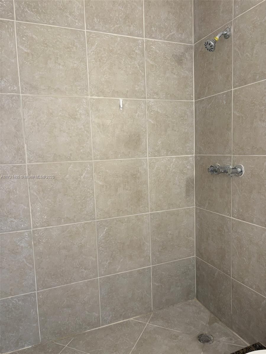 Real estate property located at 348 43rd St, Broward, Lake Island, Deerfield Beach, FL