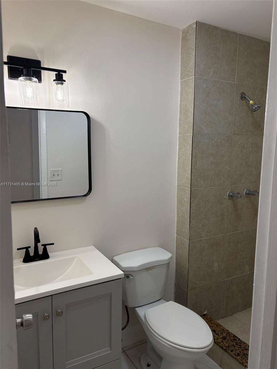 Real estate property located at 348 43rd St, Broward, Lake Island, Deerfield Beach, FL