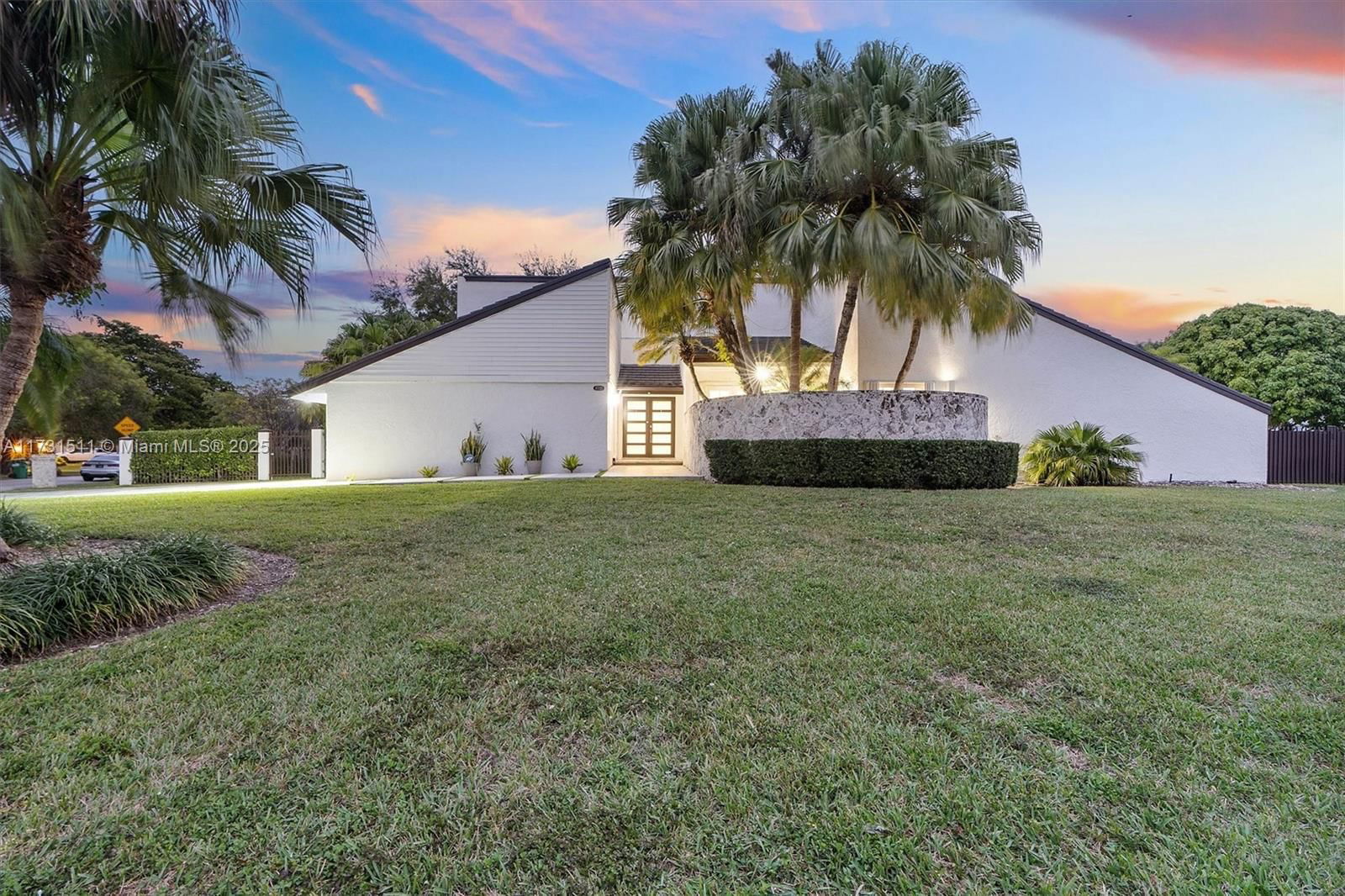 Real estate property located at 17725 86th Ave, Miami-Dade, RICHARD ESTATES, Palmetto Bay, FL