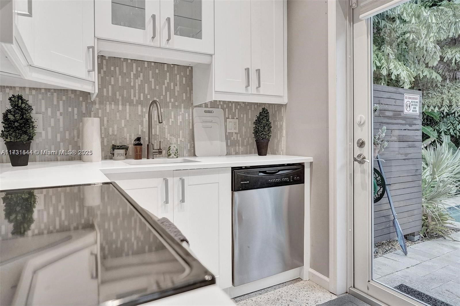 Real estate property located at 1621 Victoria Park Rd, Broward, Progresso, Fort Lauderdale, FL