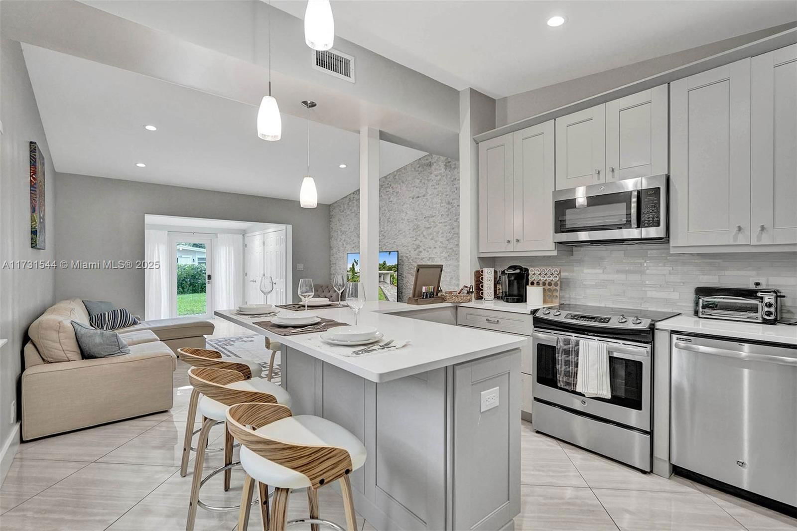 Real estate property located at 1621 Victoria Park Rd, Broward, Progresso, Fort Lauderdale, FL