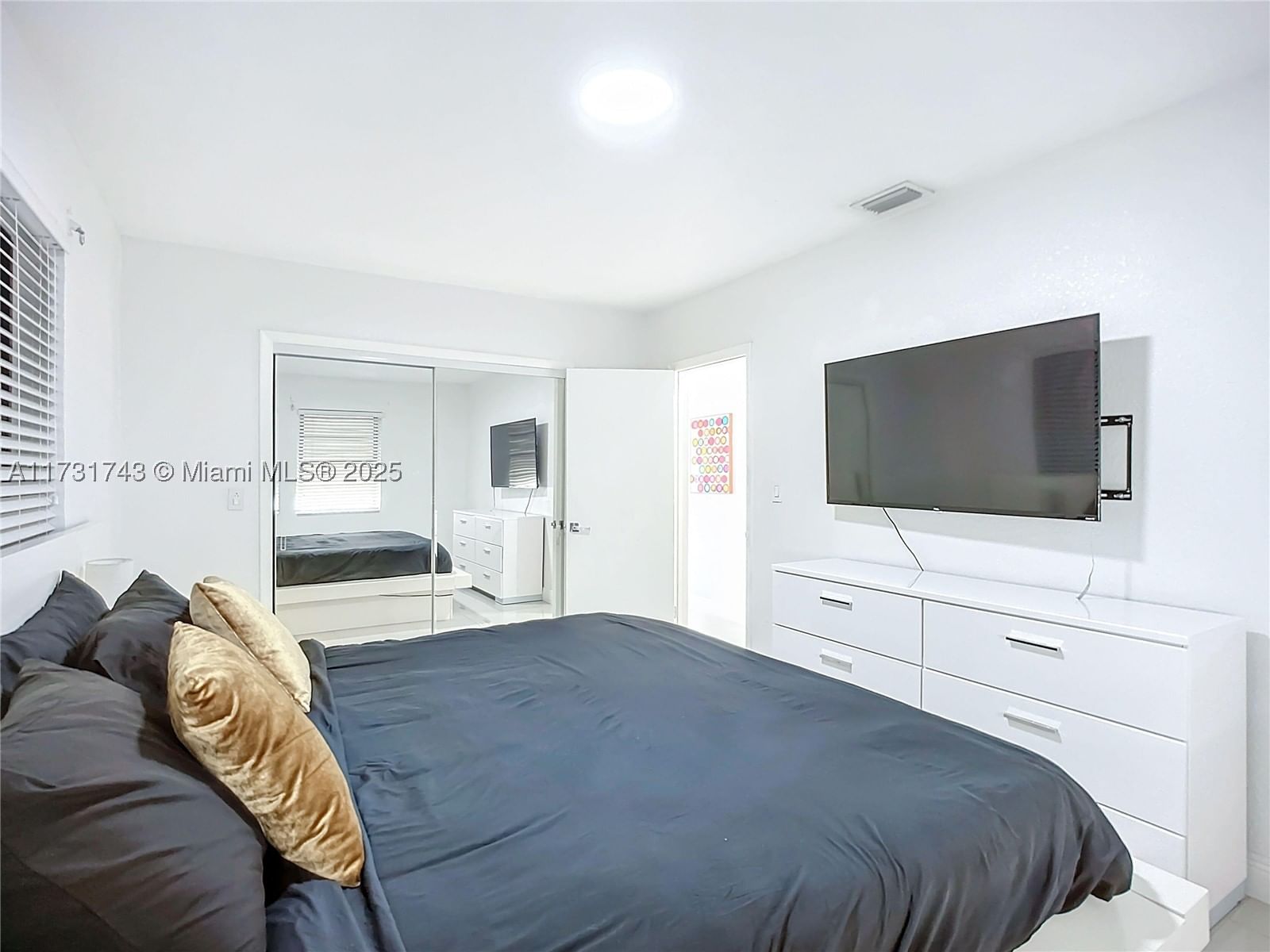 Real estate property located at 35 63rd Ct, Miami-dade, Fairlawn, Miami, FL