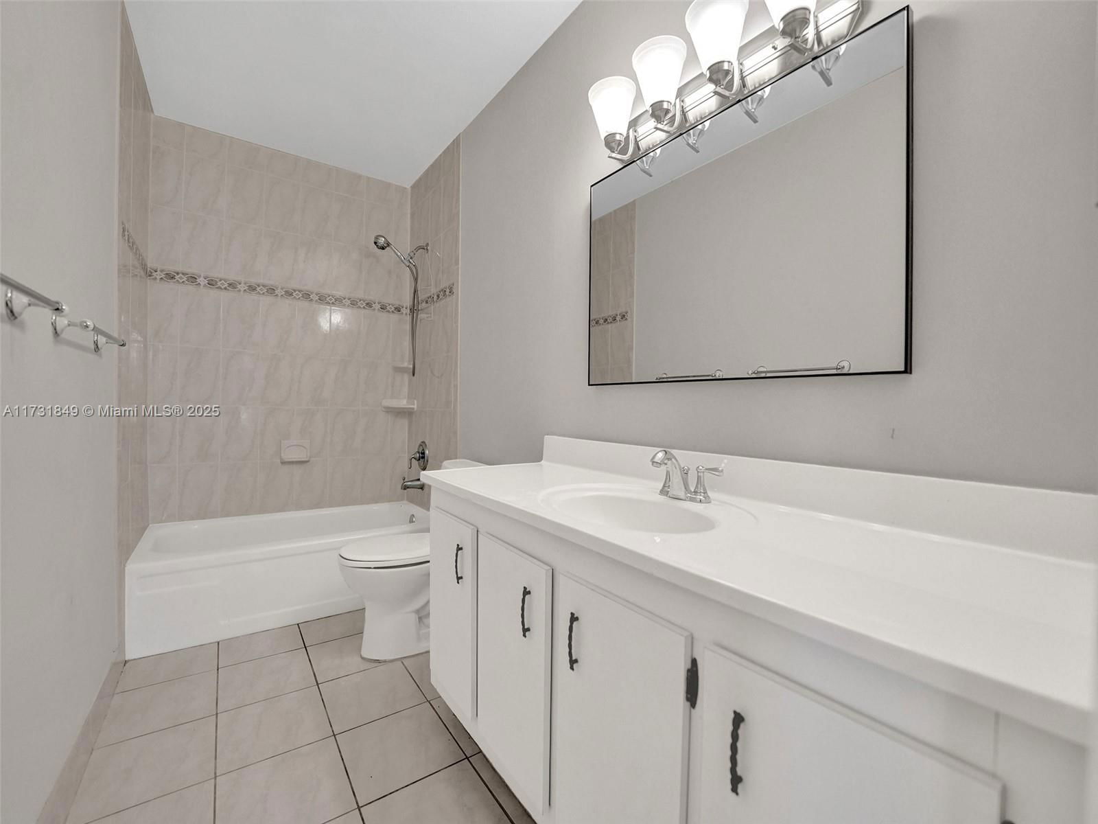 Real estate property located at 3641 Forge Rd #33, Broward, Isla Merita Homes X Condo, Davie, FL
