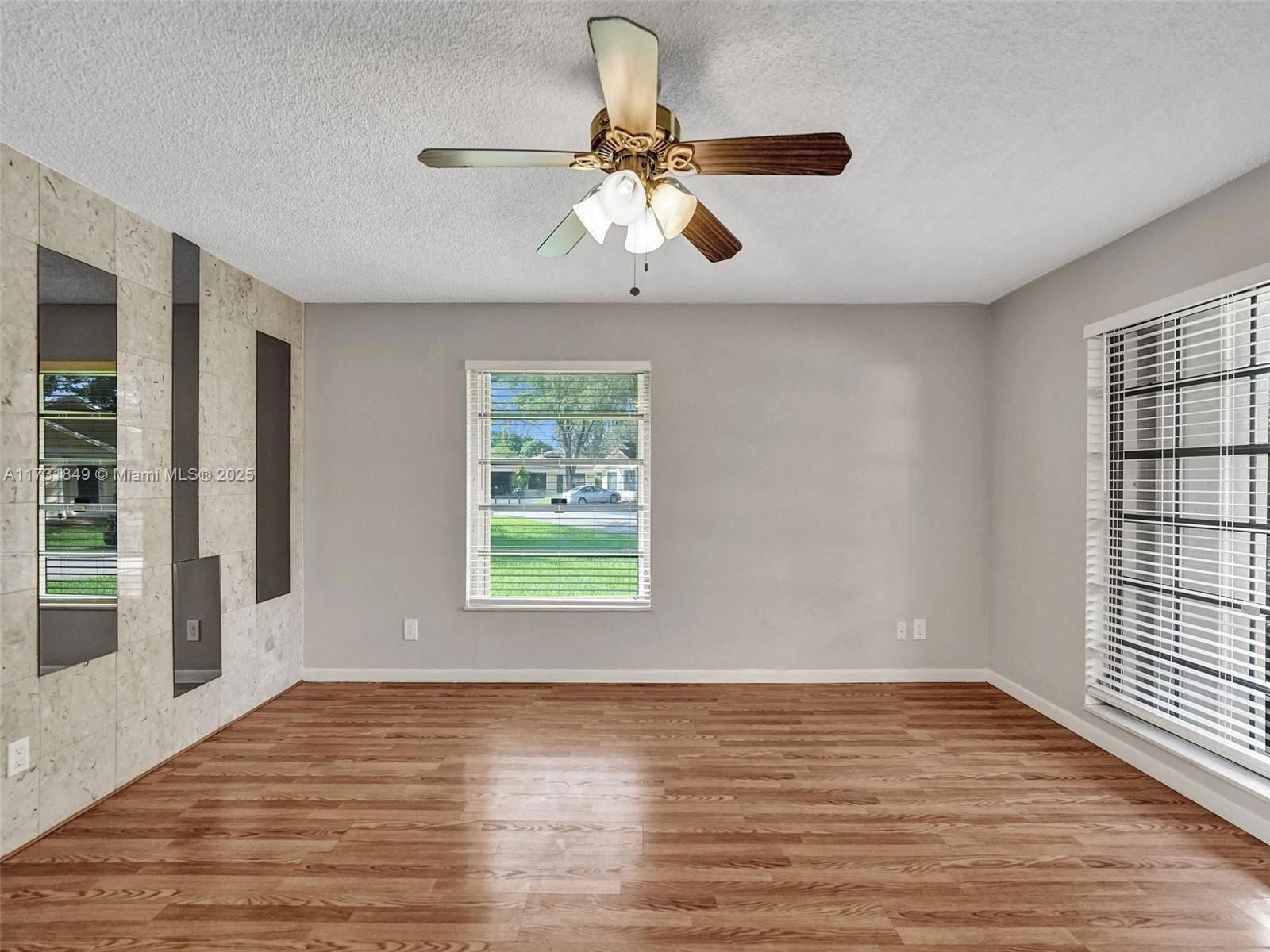 Real estate property located at 3641 Forge Rd #33, Broward, Isla Merita Homes X Condo, Davie, FL