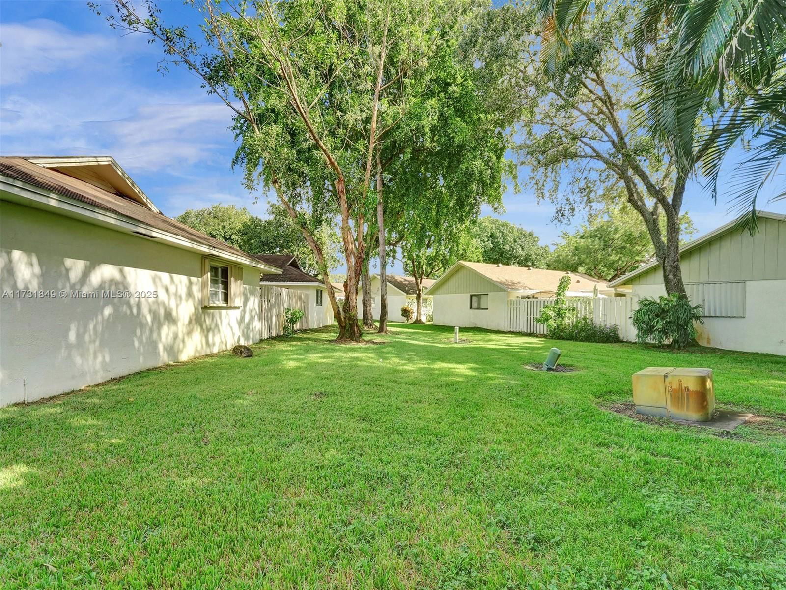 Real estate property located at 3641 Forge Rd #33, Broward, Isla Merita Homes X Condo, Davie, FL