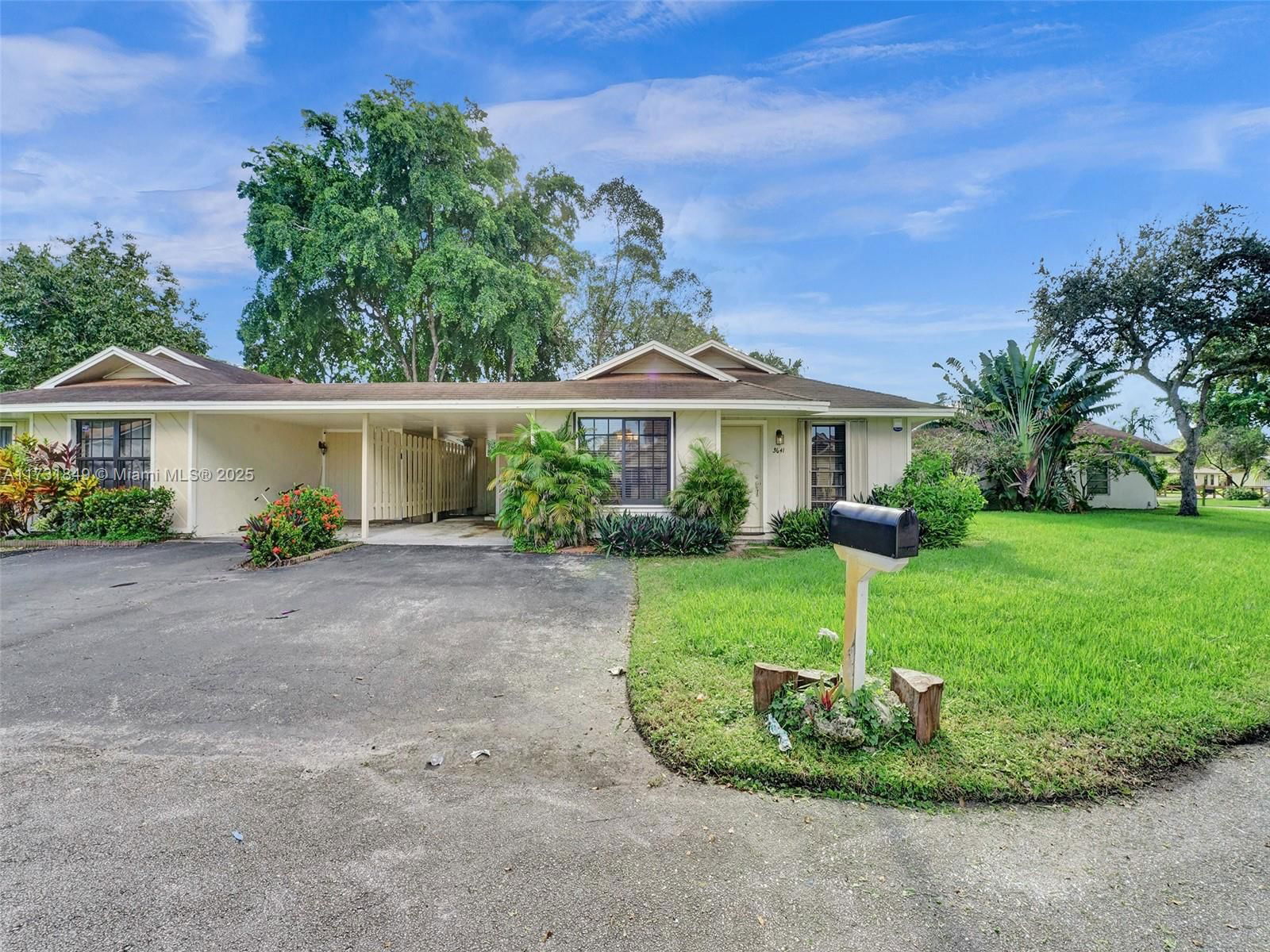 Real estate property located at 3641 Forge Rd #33, Broward, Isla Merita Homes X Condo, Davie, FL