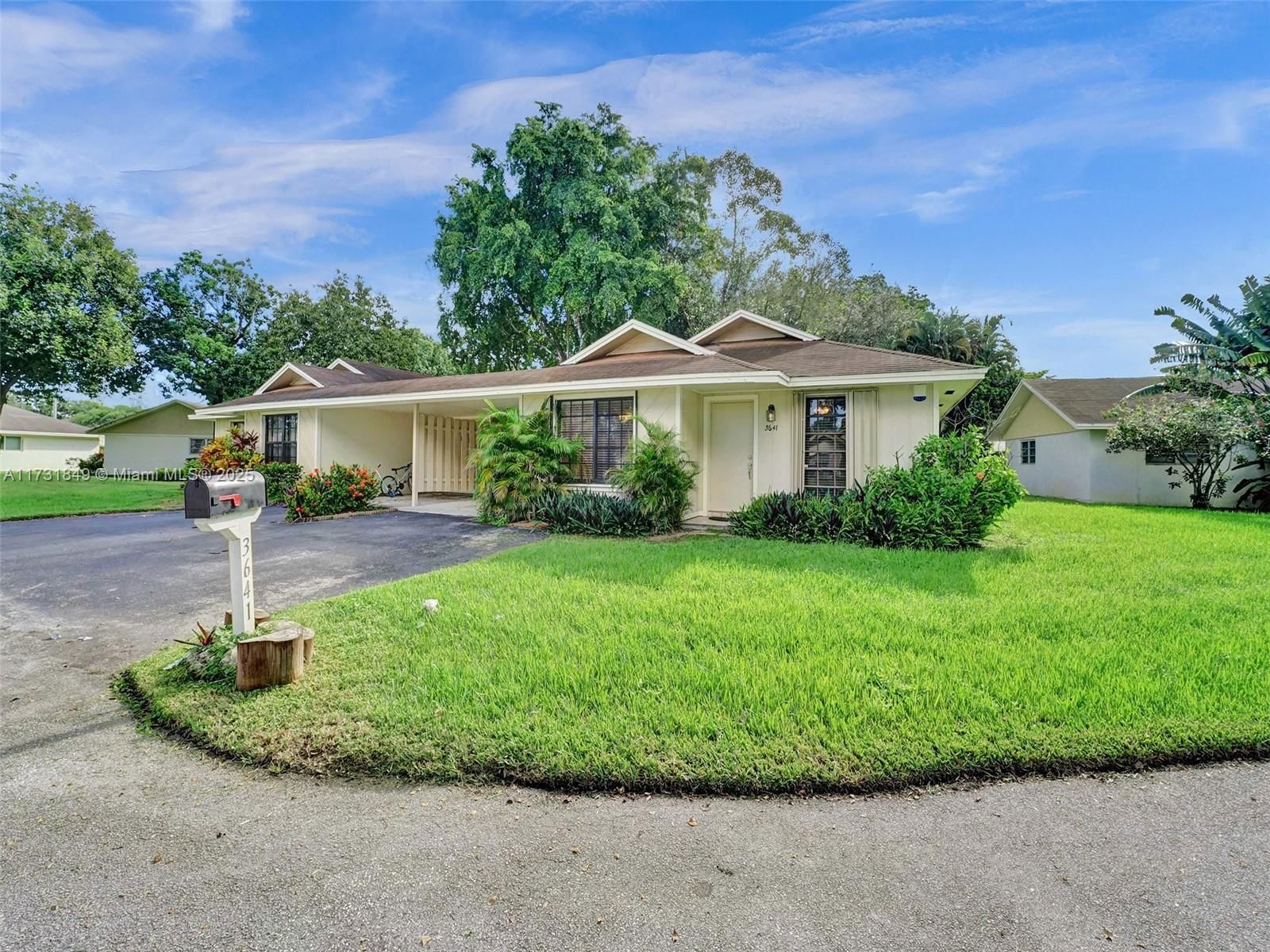 Real estate property located at 3641 Forge Rd #33, Broward, Isla Merita Homes X Condo, Davie, FL