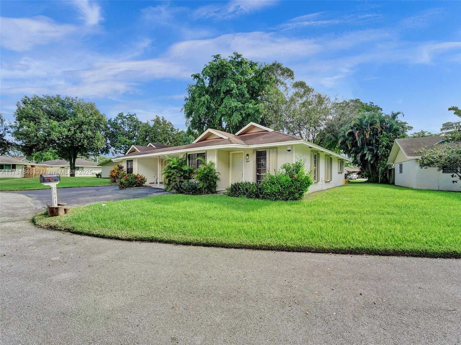 Real estate property located at 3641 Forge Rd #33, Broward, Isla Merita Homes X Condo, Davie, FL