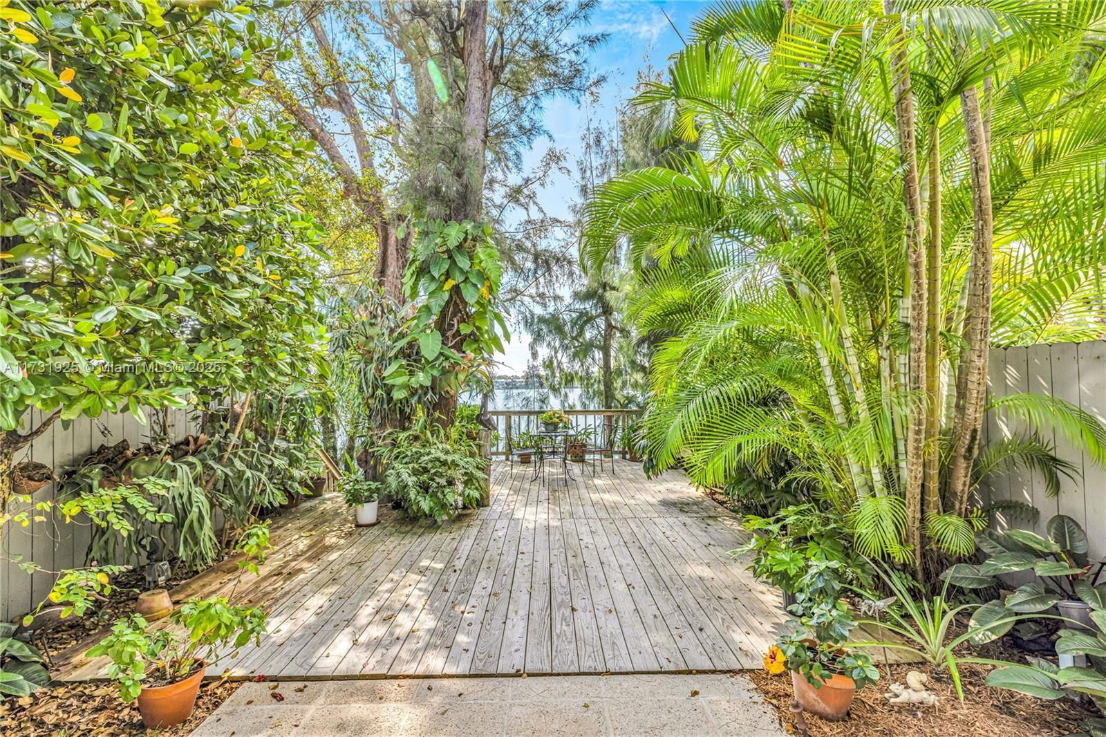 Real estate property located at 7106 48th Ln, Miami-dade, Lakeridge Sec 4, Miami, FL