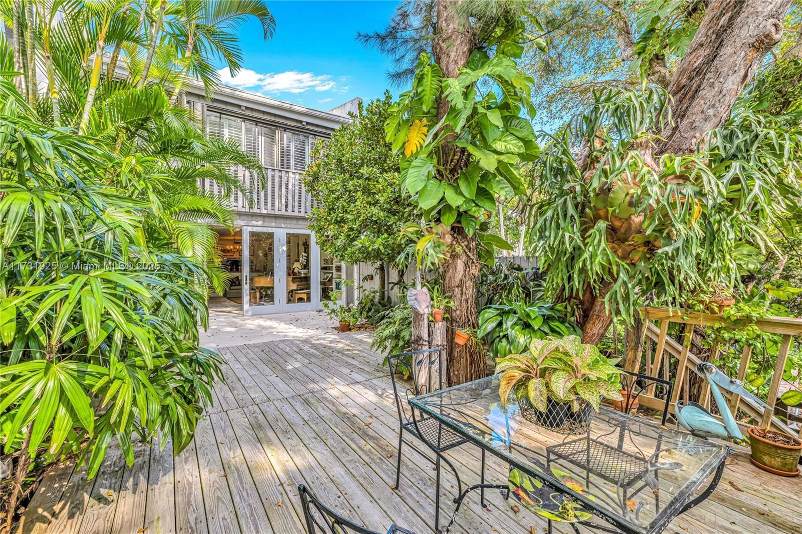 Real estate property located at 7106 48th Ln, Miami-dade, Lakeridge Sec 4, Miami, FL