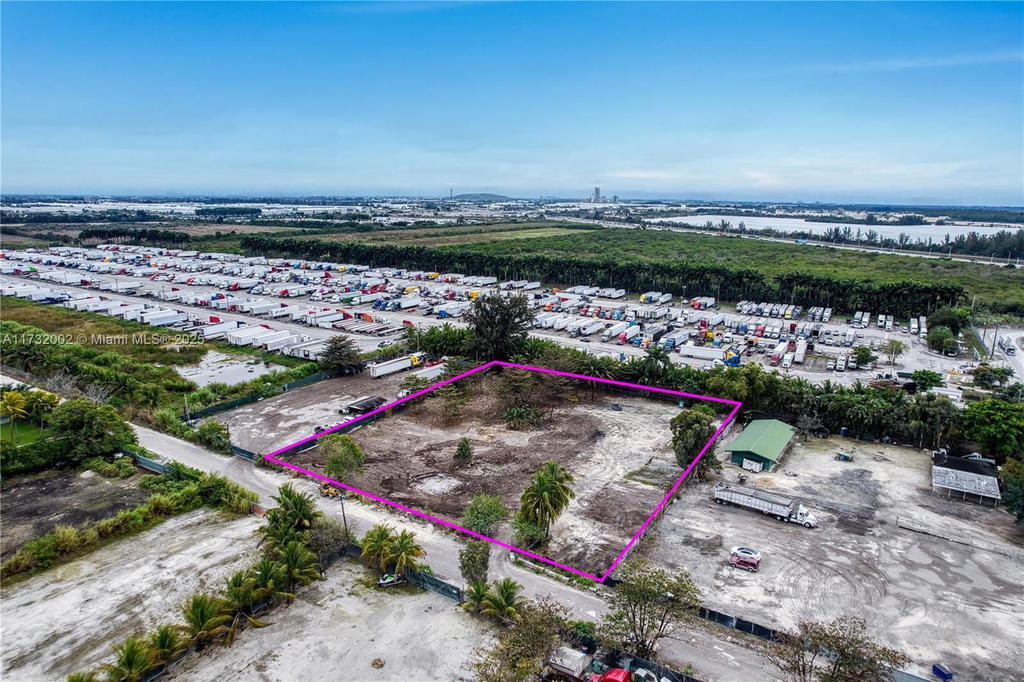 Real estate property located at 12140 NW 157th street, Miami-dade, Fla Fruit Land Co Sub, Hialeah, FL