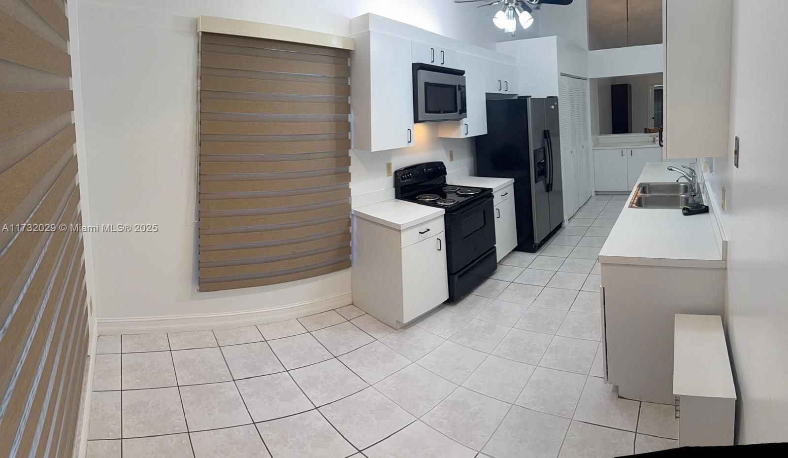 Real estate property located at 8204 100th Ln, Broward, Northwood Ii, Tamarac, FL
