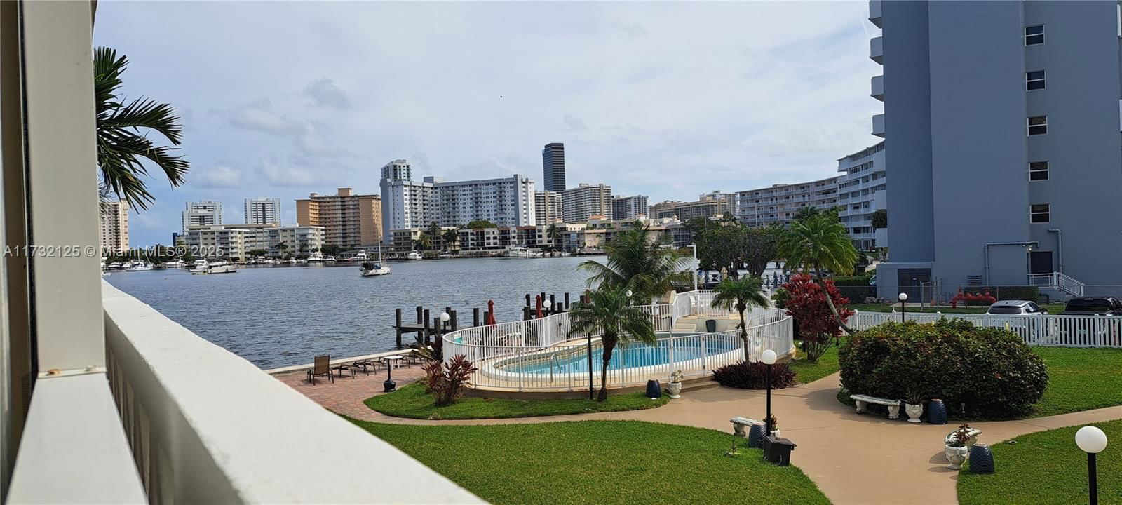 Real estate property located at 450 Golden Isles Dr #2B, Broward, CRYSTAL COVE CONDO, Hallandale Beach, FL