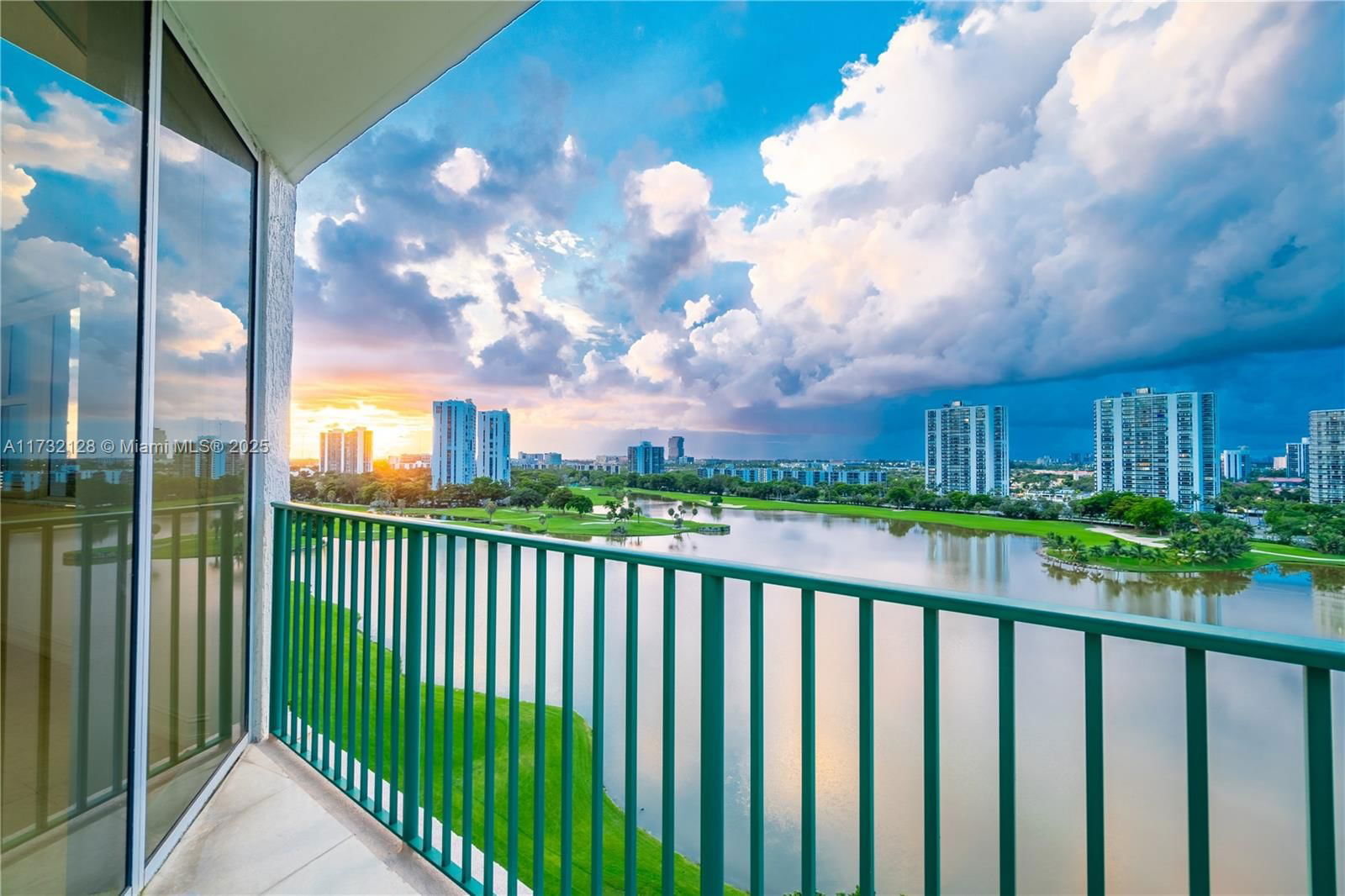 Real estate property located at 20000 Country Club Dr #1110, Miami-Dade, TURNBERRY VLG NO TOWER CO, Aventura, FL