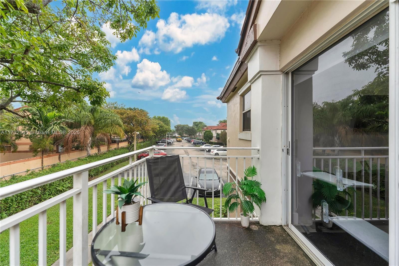 Real estate property located at 1200 113th Ter #203, Broward, Club Quarters At Raintree, Pembroke Pines, FL
