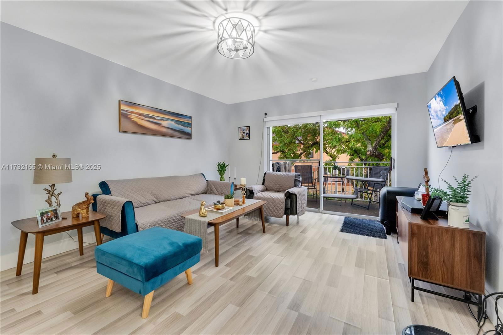 Real estate property located at 1200 113th Ter #203, Broward, Club Quarters At Raintree, Pembroke Pines, FL