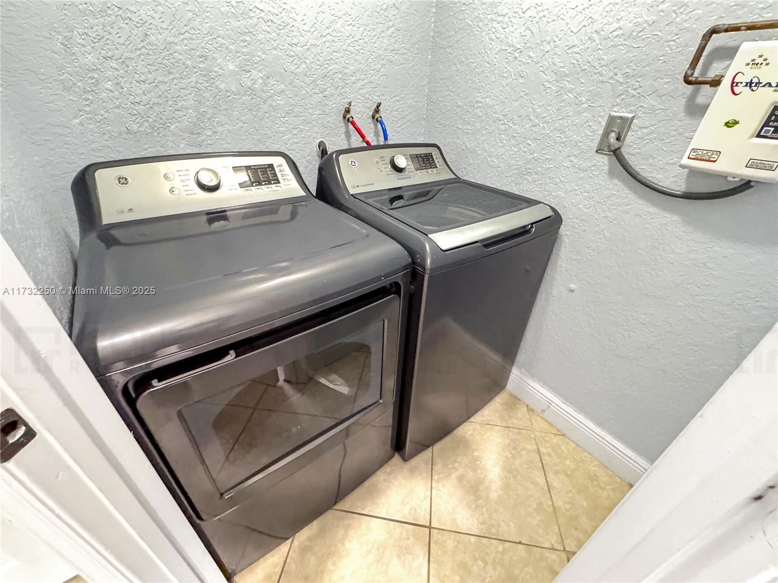 Real estate property located at 2631 72nd Way, Broward, Driftwood Estates No 7, Hollywood, FL