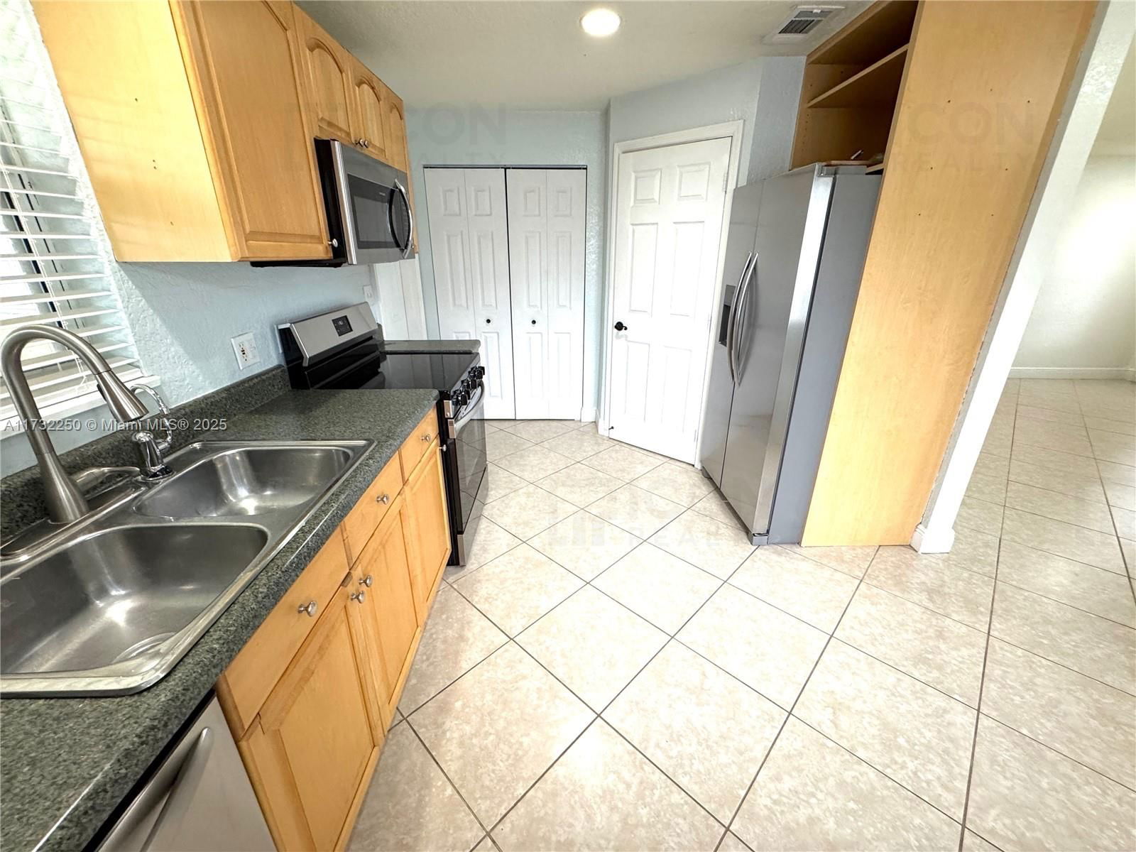 Real estate property located at 2631 72nd Way, Broward, Driftwood Estates No 7, Hollywood, FL