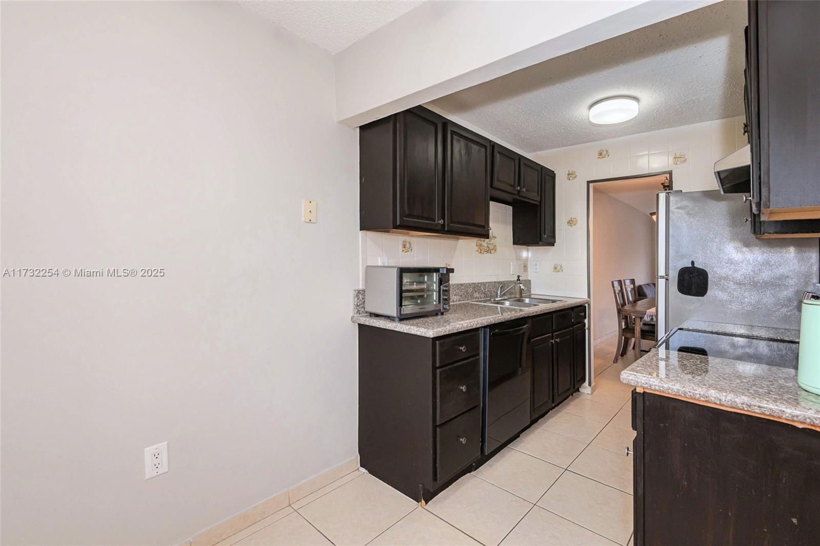 Real estate property located at 3110 Pine Island Rd #210, Broward, Sun Run No Ii Condo, Sunrise, FL