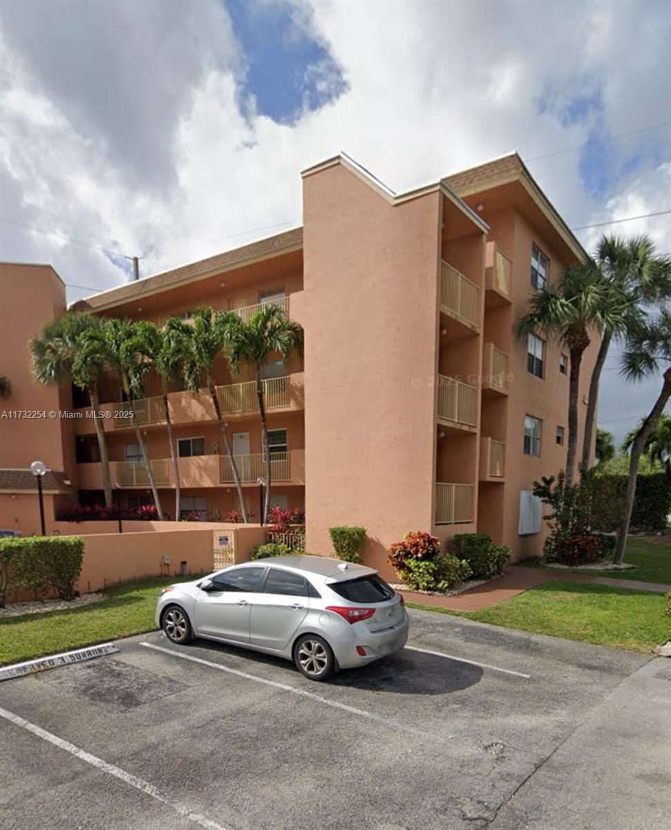 Real estate property located at 3110 Pine Island Rd #210, Broward, Sun Run No Ii Condo, Sunrise, FL