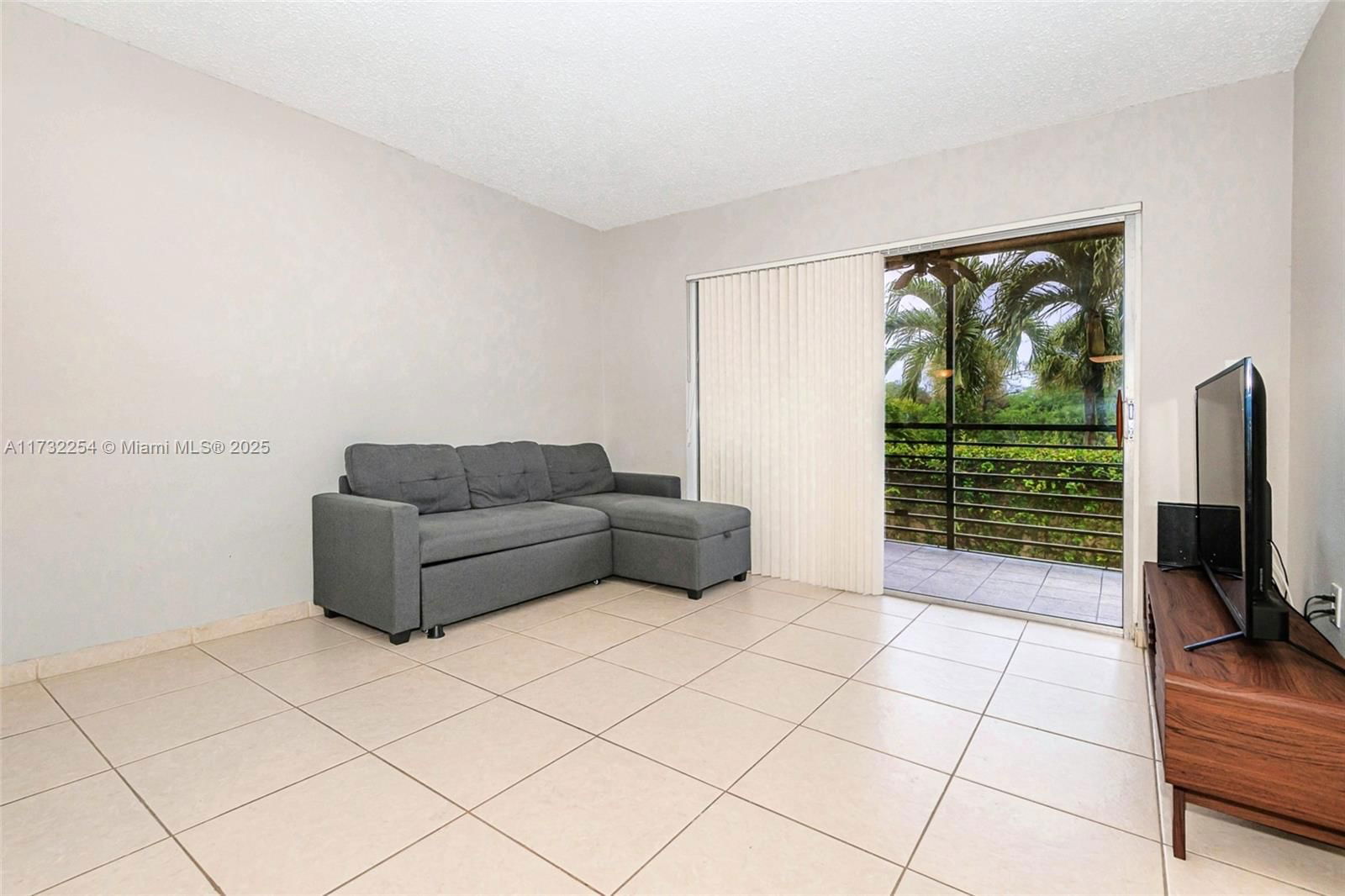 Real estate property located at 3110 Pine Island Rd #210, Broward, Sun Run No Ii Condo, Sunrise, FL